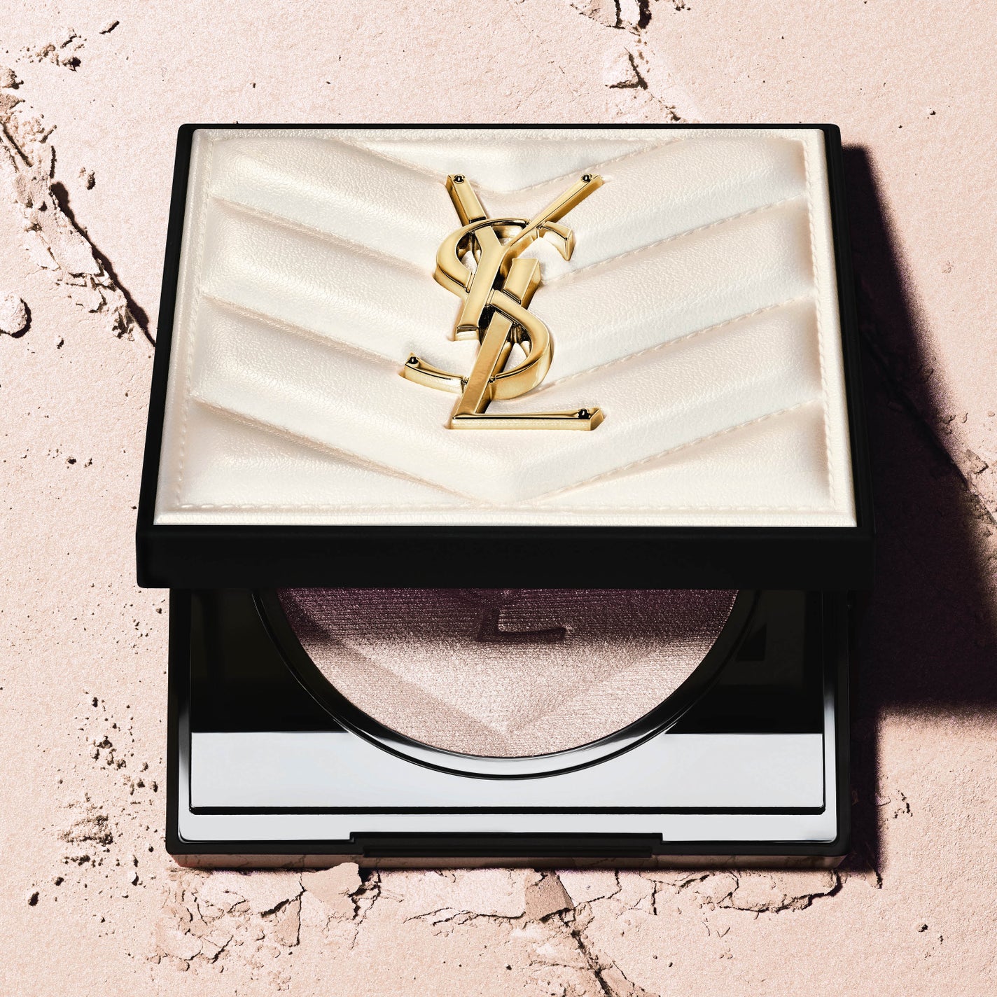 オールアワーズ ハイパールミナイザー/YVES SAINT LAURENT BEAUTE/パウダーハイライトを使ったクチコミ(1枚目)