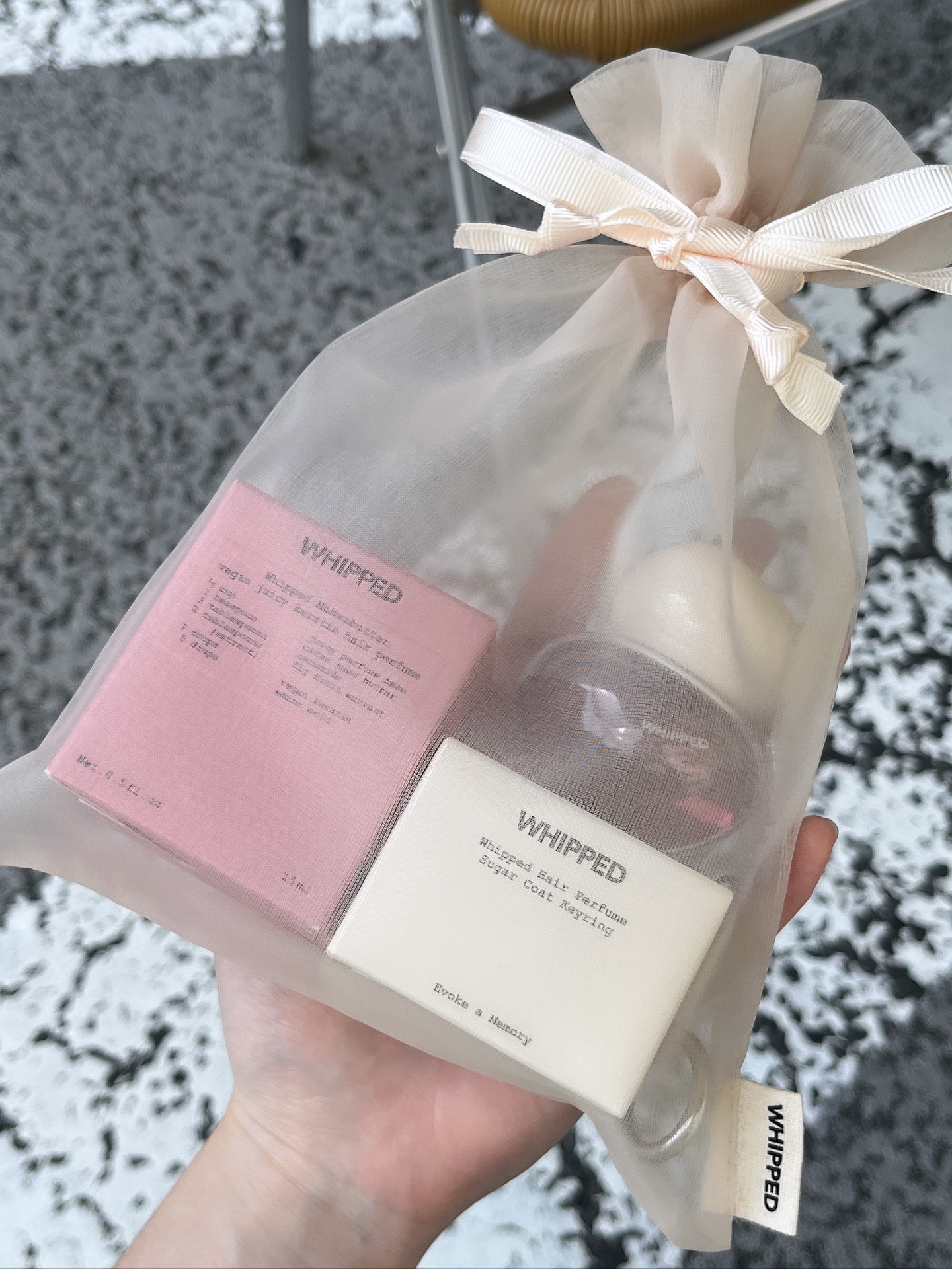 ホイップドムファバターヴィーガンジューシーケラチンヘアパフューム/WHIPPED/ヘアミストを使ったクチコミ（3枚目）