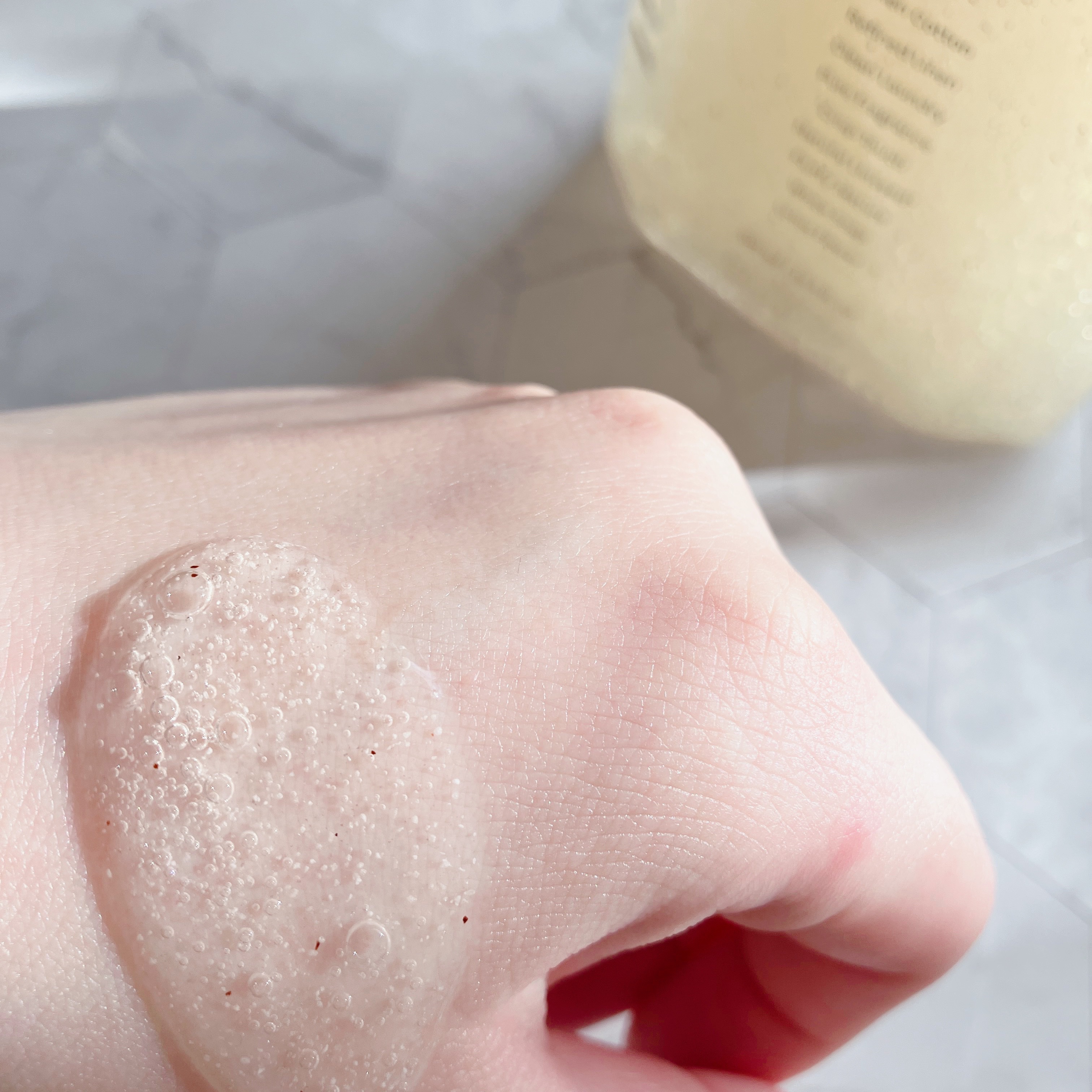 スクラブボディウォッシュ ホワイトシャツ リネンコットン/LUV SCENT/ボディスクラブを使ったクチコミ（2枚目）