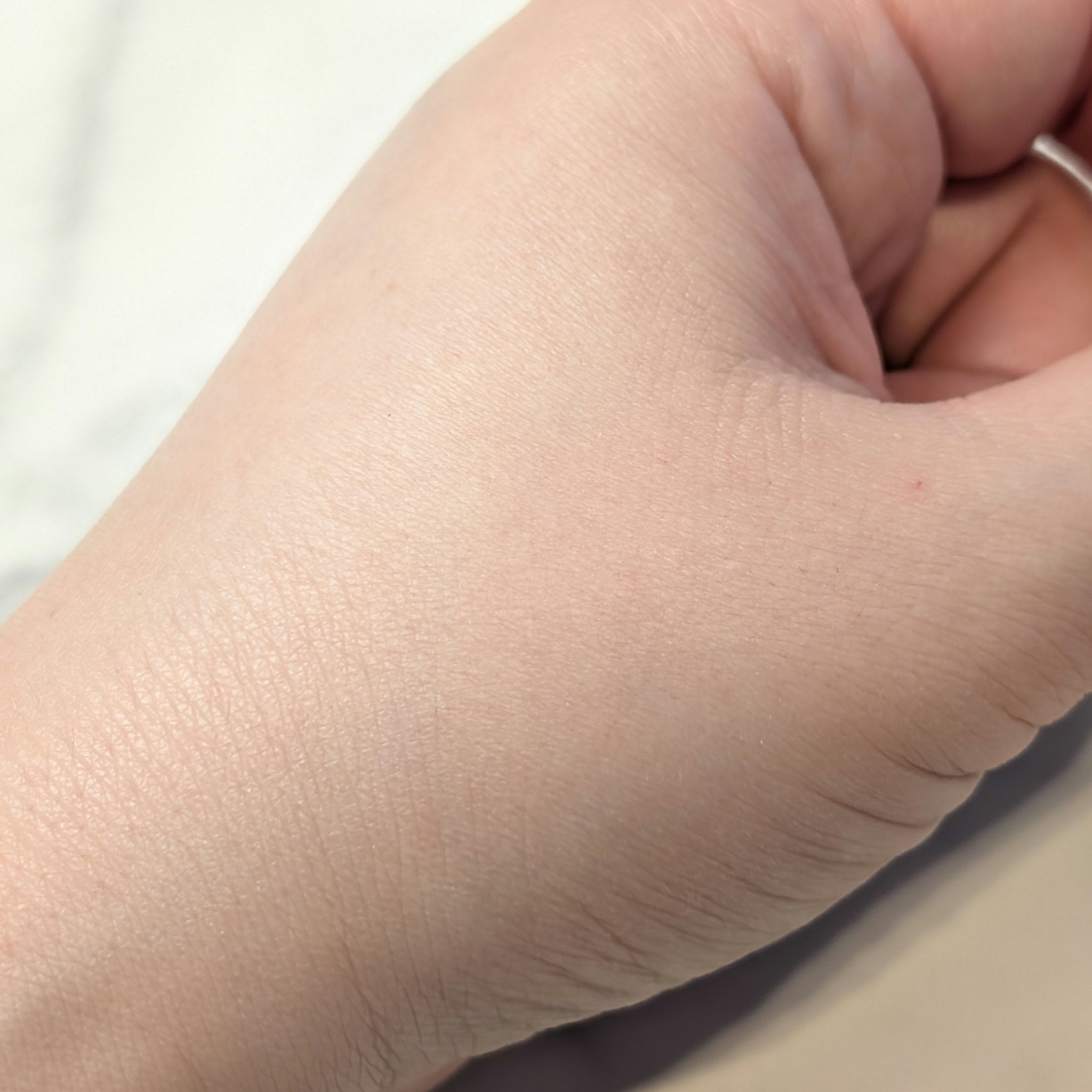 グッバイオイリー 02.ベージュ/Enamor/プレストパウダーを使ったクチコミ（3枚目）