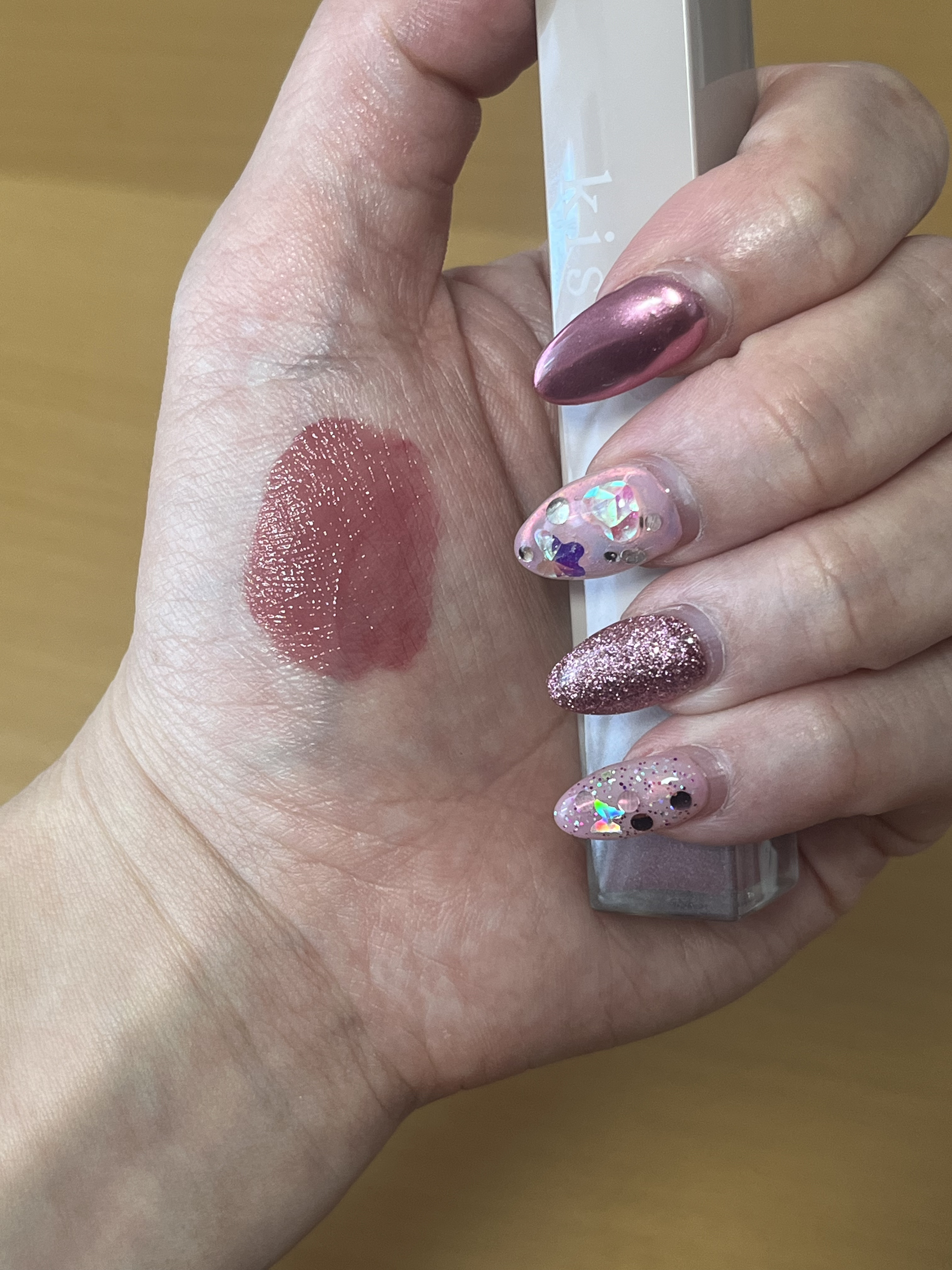 リップアーマーⅩ/KiSS/口紅を使ったクチコミ（3枚目）