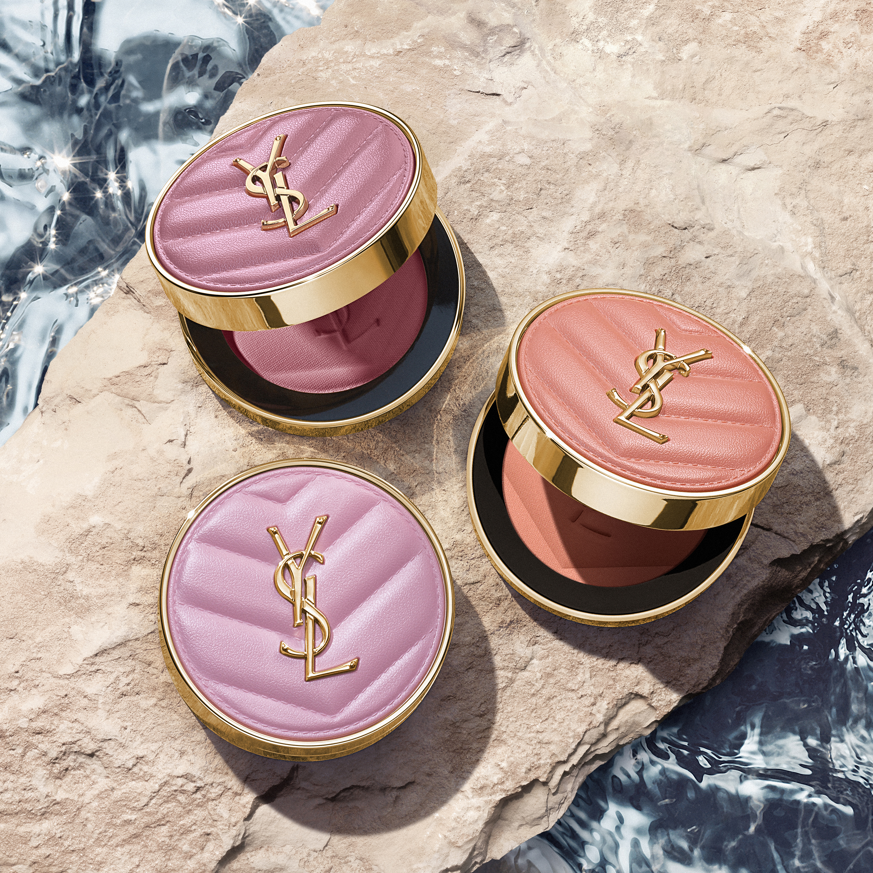 【全国発売】

主役級チーク「YSL メイクミーブラッシュ パウダー」に限定シェードが登場。

「No.57 コーラル クラッシュ＜マット＞」
太陽を浴びたようなヘルシーな印象を叶える、これからの季節にぴったりの鮮やかなフレッシュコーラル。