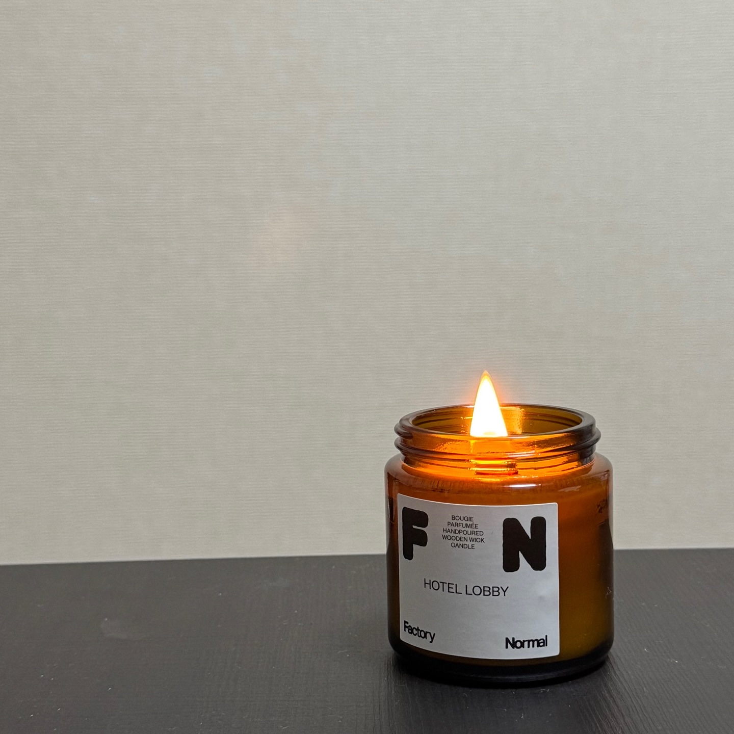 茶色い瓶 ウッド芯 キャンドル - Jazz Bar/Factory Normal/アロマキャンドルを使ったクチコミ（3枚目）