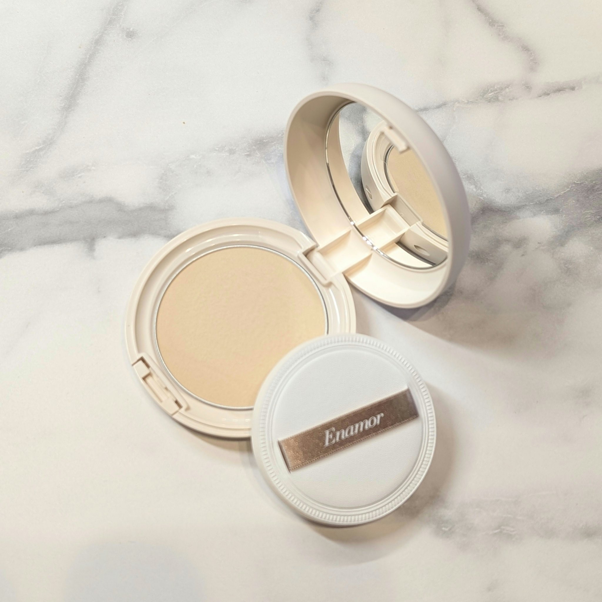 グッバイオイリー 02.ベージュ/Enamor/プレストパウダーを使ったクチコミ（2枚目）