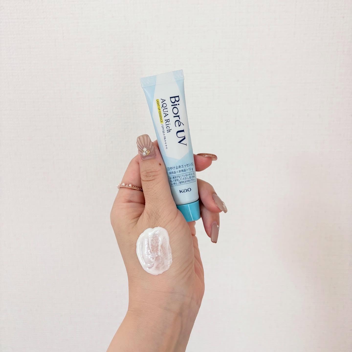 ビオレUV アクアリッチ ライトアップエッセンス/ビオレ/日焼け止めクリームを使ったクチコミ（2枚目）