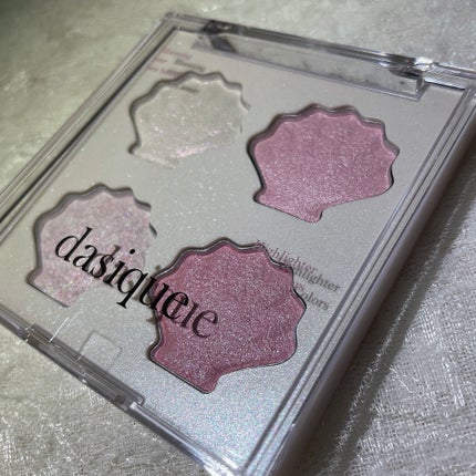 シャイングロイハイライターパレット/dasique/クリームハイライトを使ったクチコミ(1枚目)