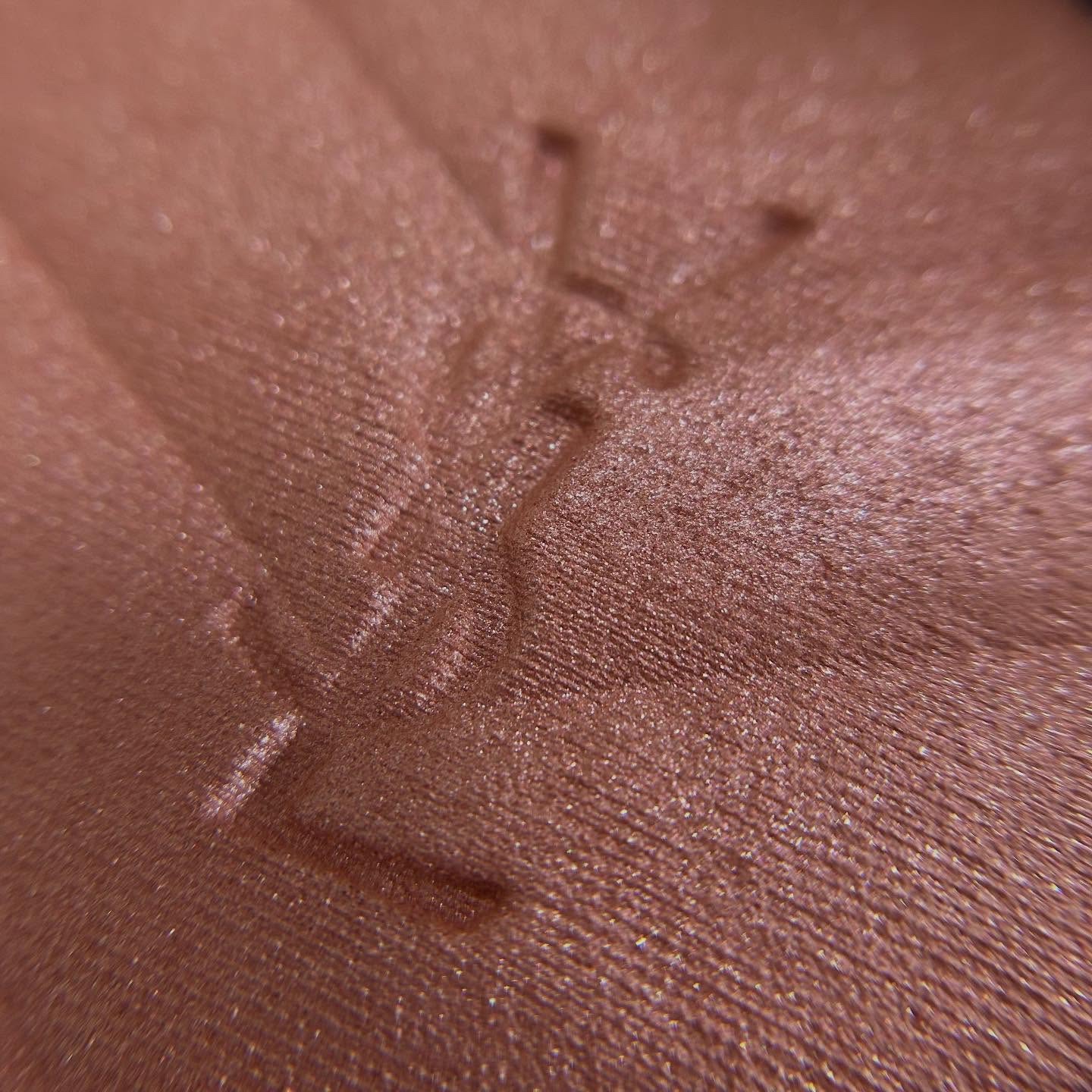 オールアワーズ ハイパールミナイザー/YVES SAINT LAURENT BEAUTE/パウダーハイライトを使ったクチコミ（2枚目）