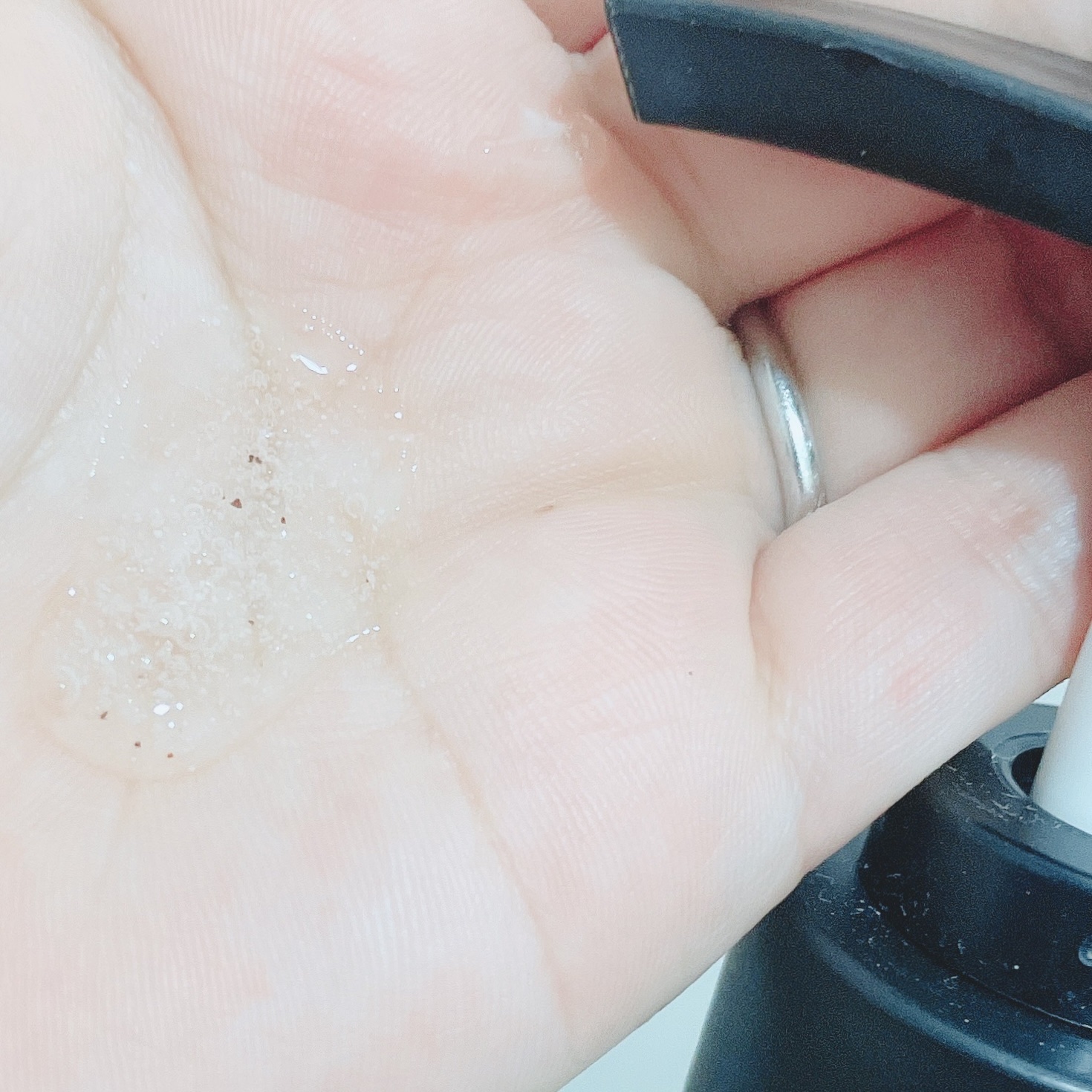 スクラブボディウォッシュ ホワイトシャツ リネンコットン/LUV SCENT/ボディスクラブを使ったクチコミ（3枚目）