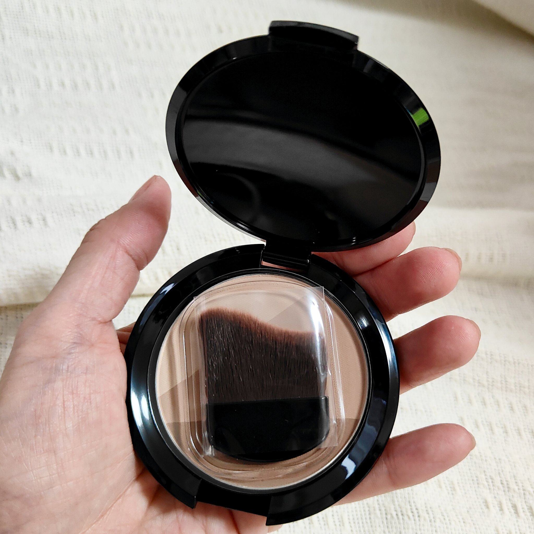 Visée シェード トリックのクチコミ「Visée
シェード トリック
BR300ミディアムブラウン

シェーディングというよりブラウ.....」（1枚目）