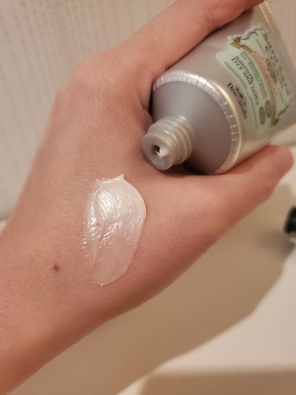 薬用さらさらデオドラントパウダー/デオナチュレ/デオドラント・制汗剤を使ったクチコミ(4枚目)