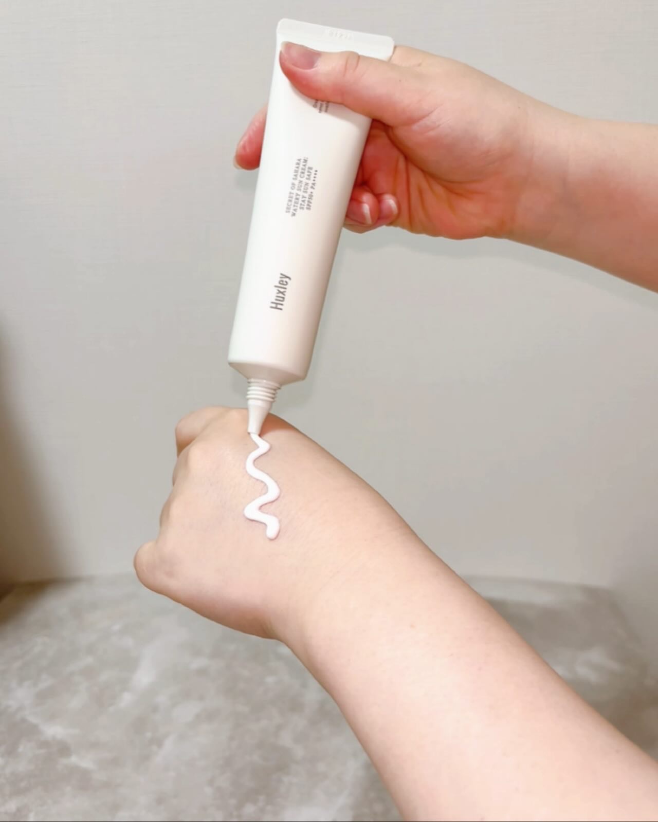 ウォータリーサンクリーム；ステイサンセーフ/Huxley/日焼け止めクリームを使ったクチコミ（3枚目）