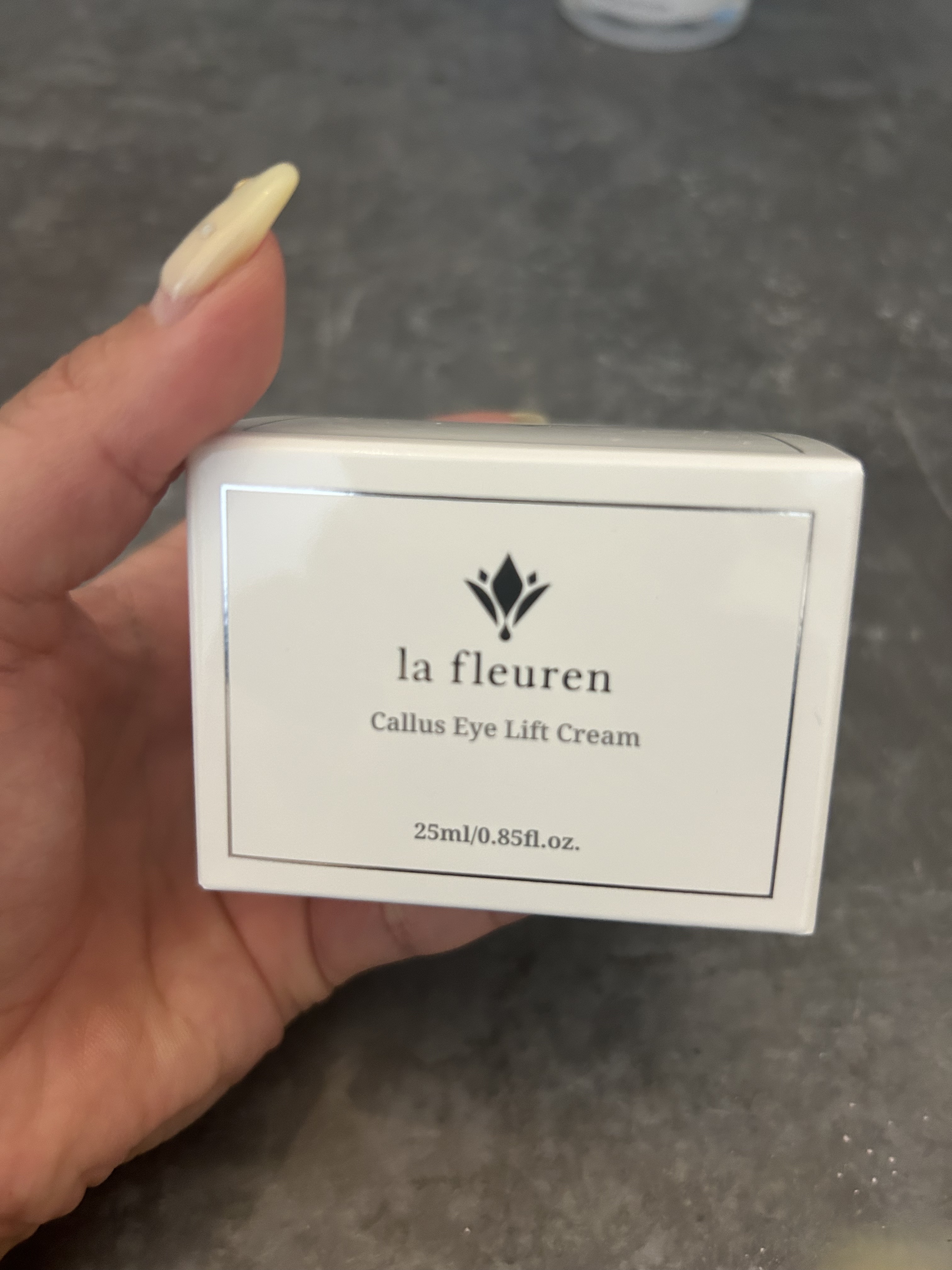 カルス弾力アイクリーム/la fleuren/アイケア・アイクリームを使ったクチコミ（2枚目）