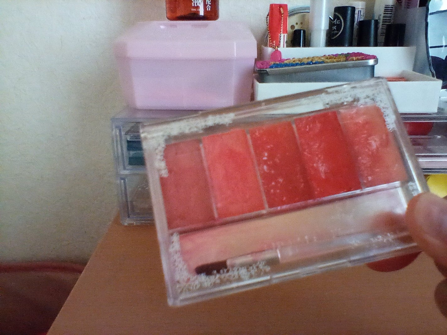 くぅ on LIPS 「この、リップパレット、とても使いやすいんですよ!筆も着いてるし..」(1枚目)