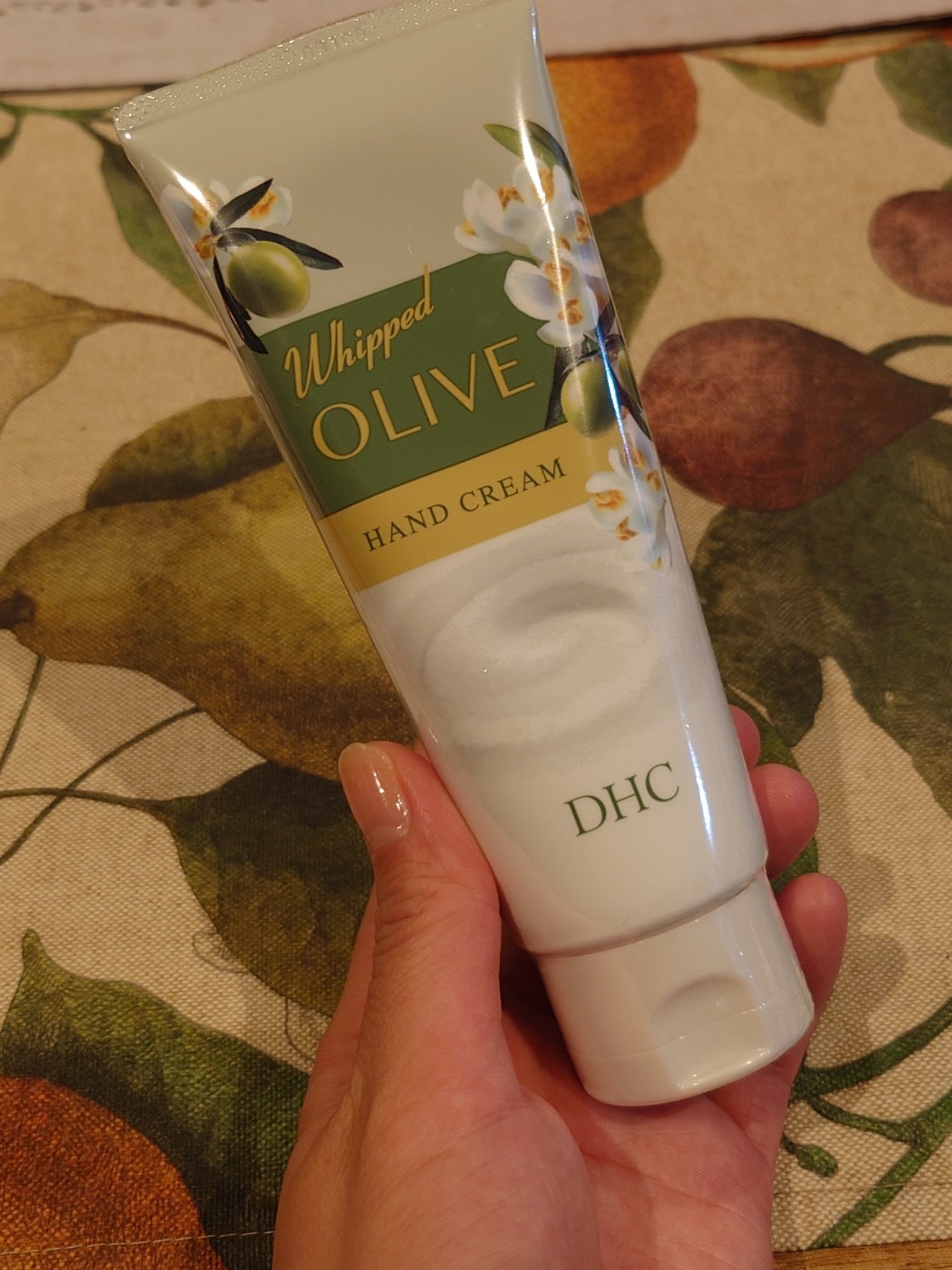 オリーブ ホイップ ハンドクリーム/DHC/ハンドクリームを使ったクチコミ（1枚目）