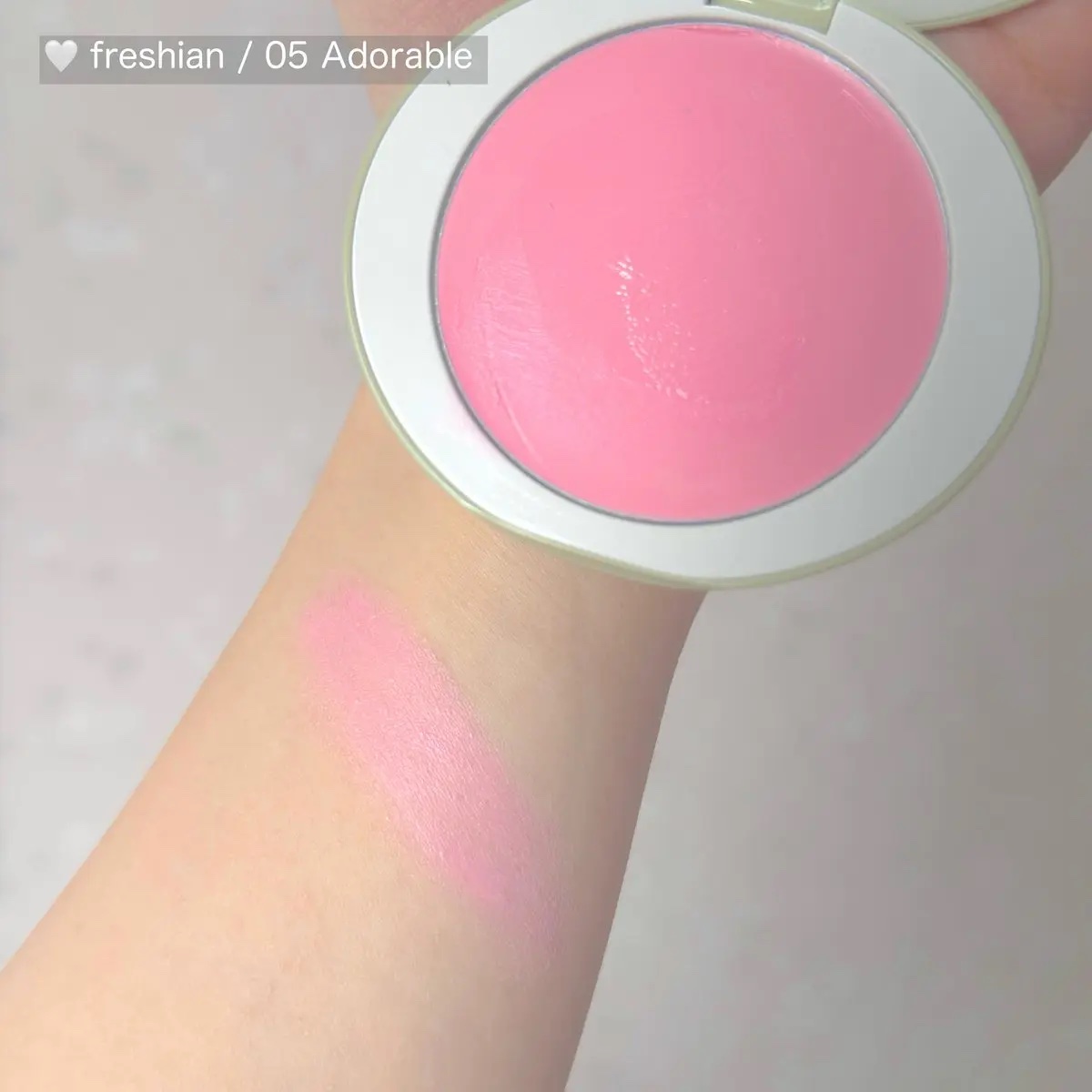 エッグライククリームブラッシャー/freshian/ジェル・クリームチークを使ったクチコミ（1枚目）