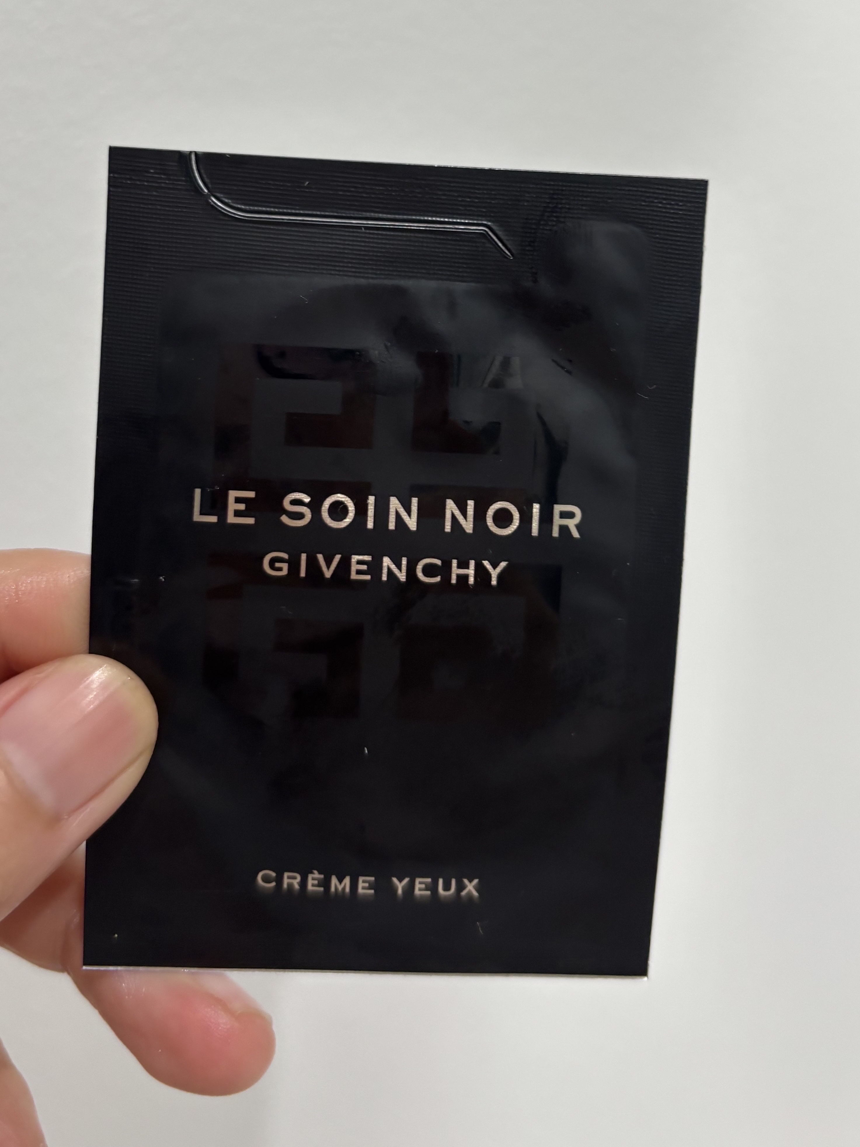 ソワン ノワール クレーム ユー N/GIVENCHY/アイケア・アイクリームを使ったクチコミ（1枚目）