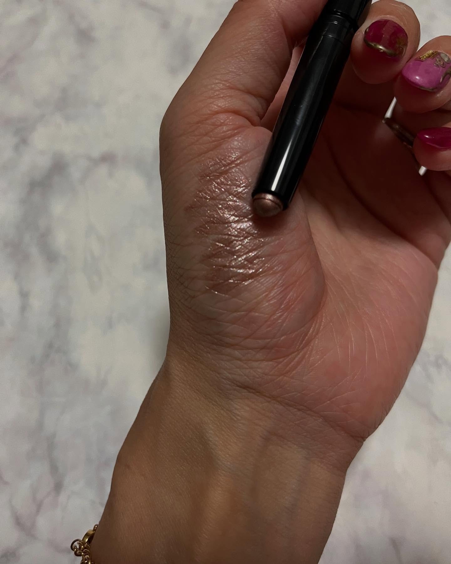 ダズルシャドウ アイシャドウ スティック/M・A・C/スティックアイシャドウを使ったクチコミ（2枚目）