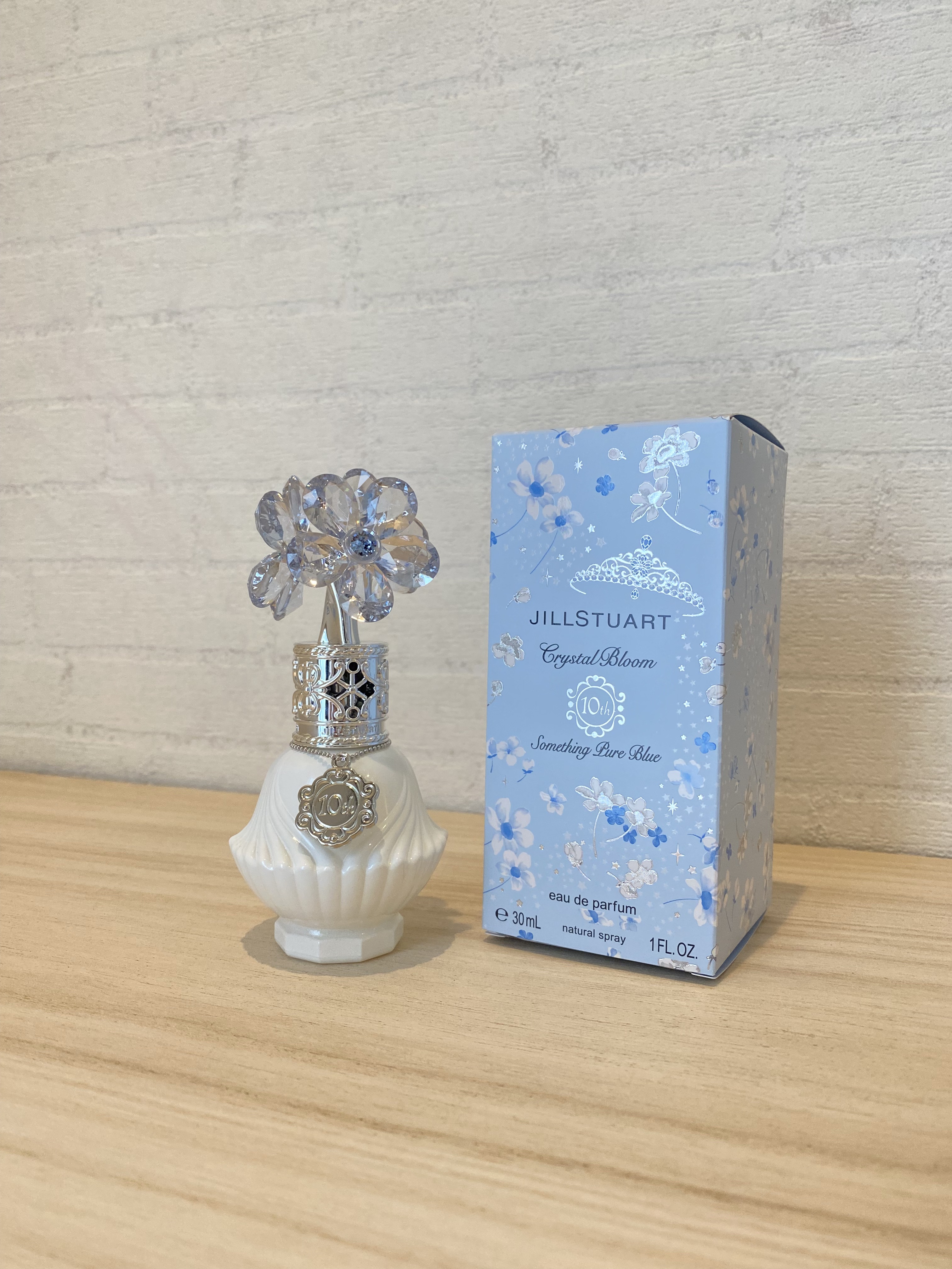 ジルスチュアート クリスタルブルーム サムシングピュアブルー  オードパルファン 10周年限定デザイン/JILL STUART/香水(レディース)を使ったクチコミ（2枚目）