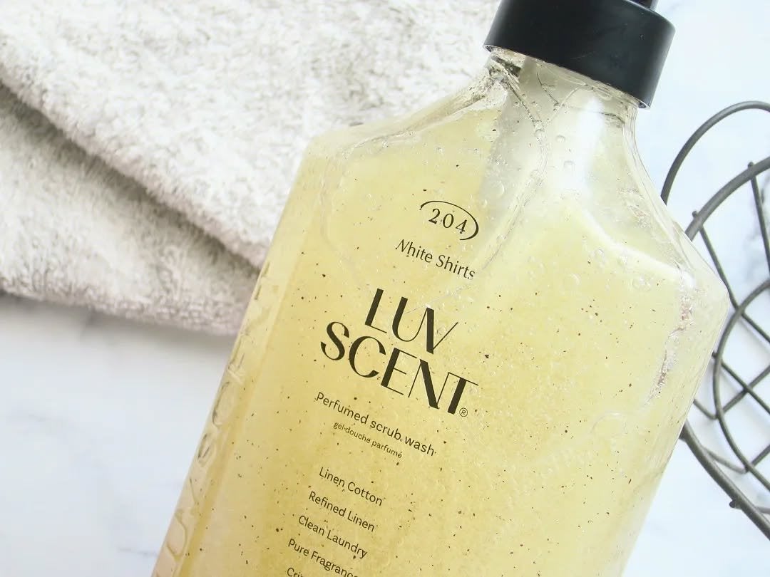 スクラブボディウォッシュ ホワイトシャツ リネンコットン/LUV SCENT/ボディスクラブを使ったクチコミ(2枚目)