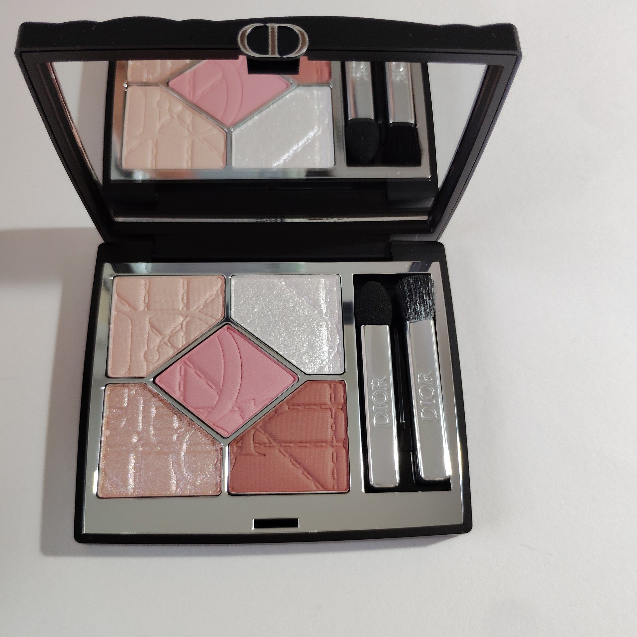 【旧】ディオールショウ サンク クルール（限定品）/Dior/アイシャドウを使ったクチコミ（1枚目）