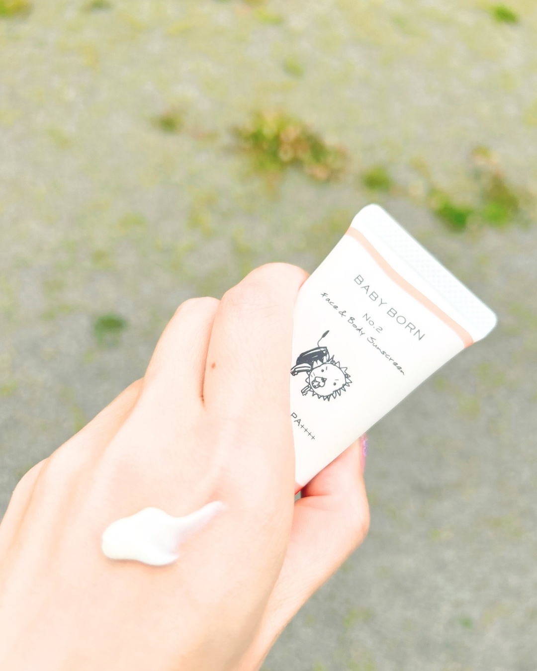 BABY BORN 日焼け止め乳液のクチコミ「赤ちゃんから使える、肌に優しい日焼け止め🧴♡

保湿も出来て、カサカサしないのに、
ベタつかな.....」（3枚目）