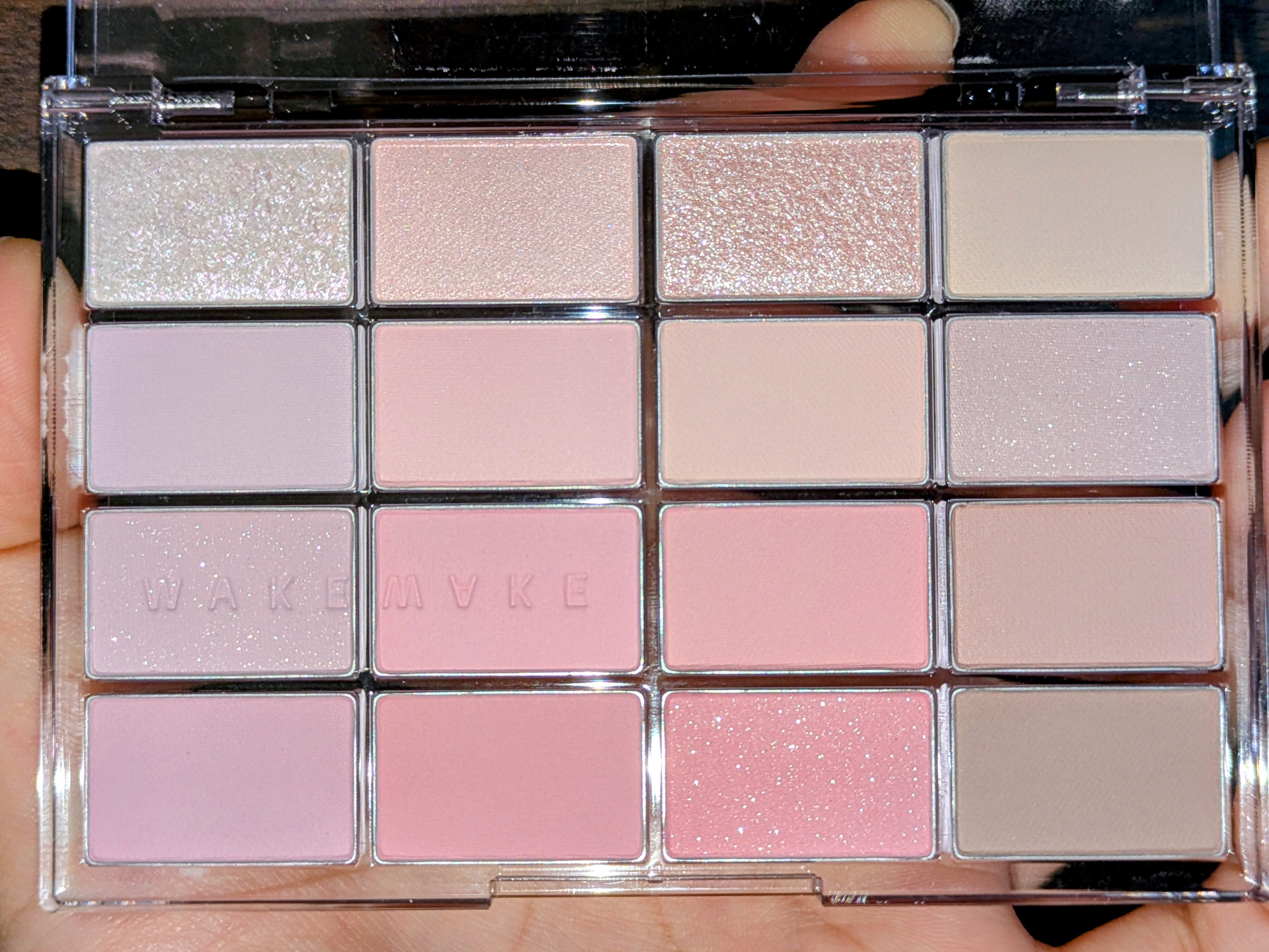 ソフトブラーリングアイパレット/wakemake/アイシャドウパレットを使ったクチコミ（2枚目）