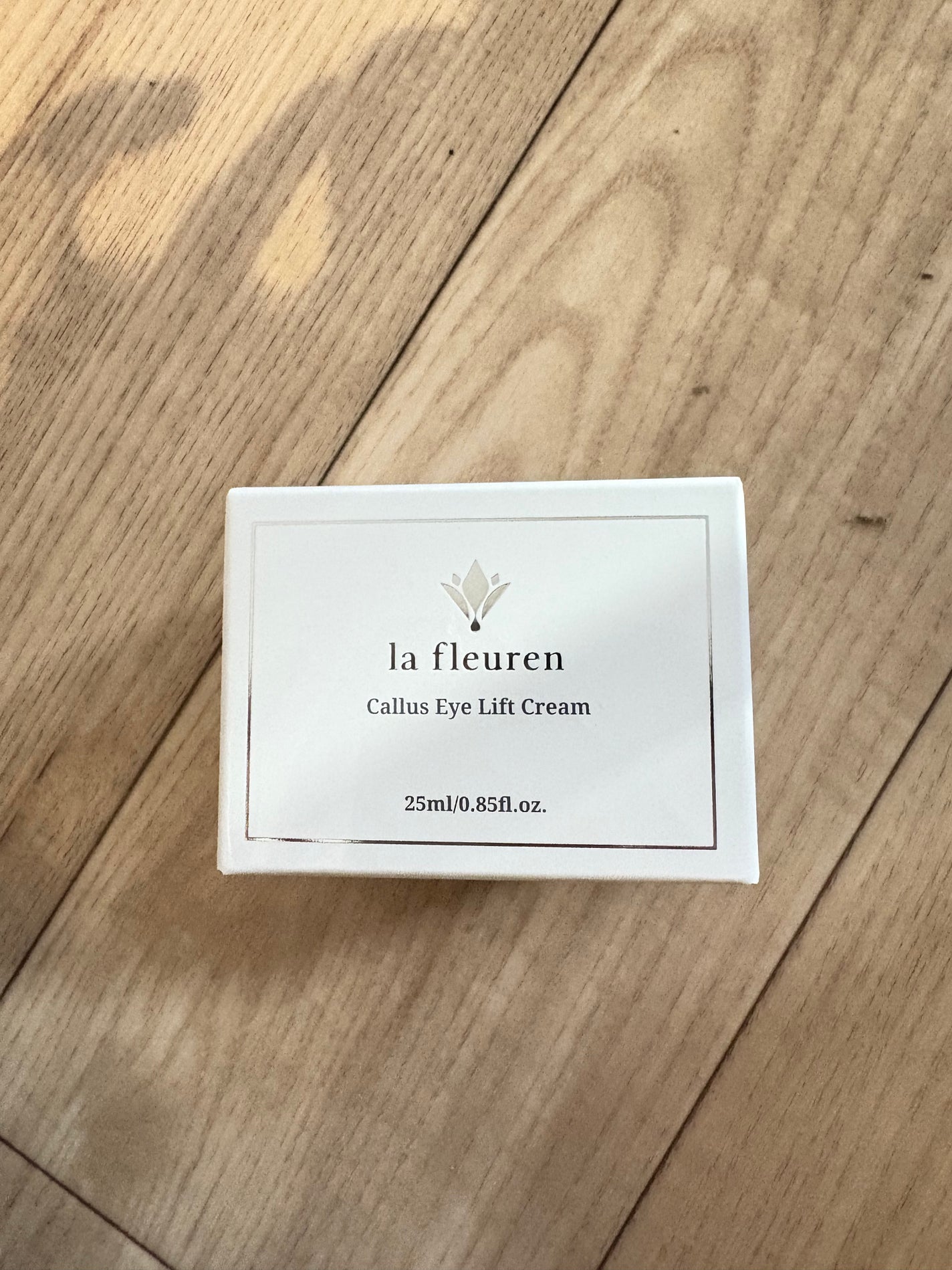 HR on LIPS 「30代後半に入ってから、なんとなく目元がぼんやりしてきた気がし..」(1枚目)