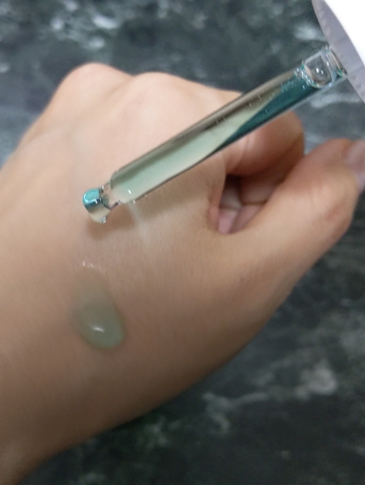 アゼライン酸16BBスージングセラム/MEDICUBE/美容液を使ったクチコミ（3枚目）