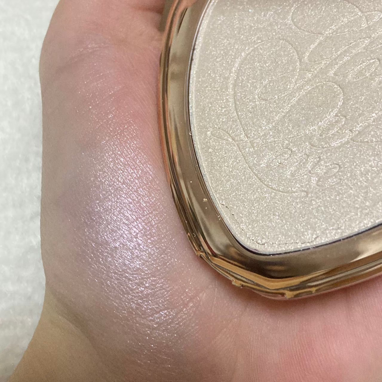 グロウオブラブハイライター/Peony/パウダーハイライトを使ったクチコミ（2枚目）