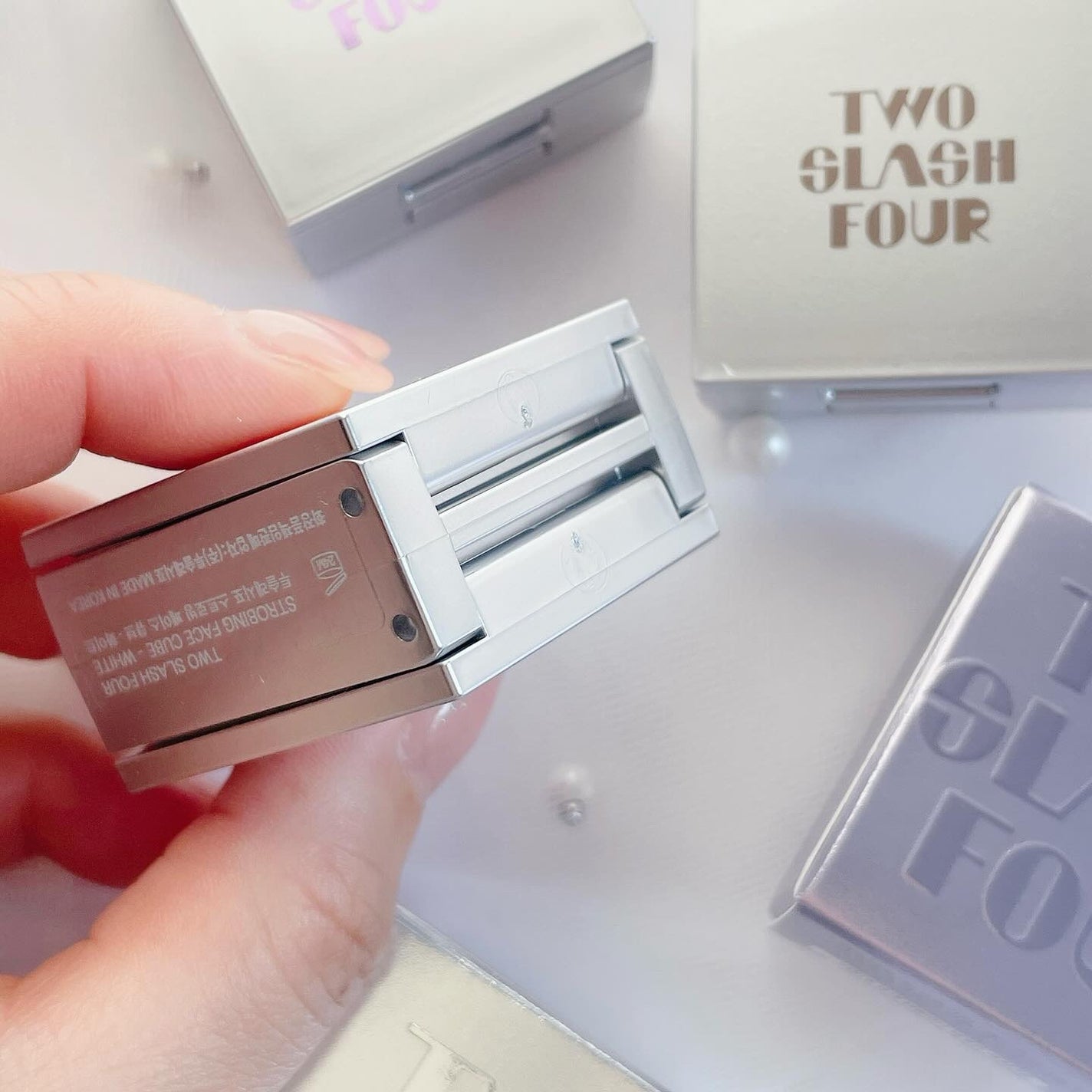 ストロビングフェイスキューブ/TWO SLASH FOUR/ハイライトを使ったクチコミ(4枚目)