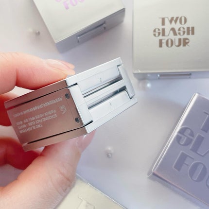 ストロビングフェイスキューブ/TWO SLASH FOUR/ハイライトを使ったクチコミ(4枚目)