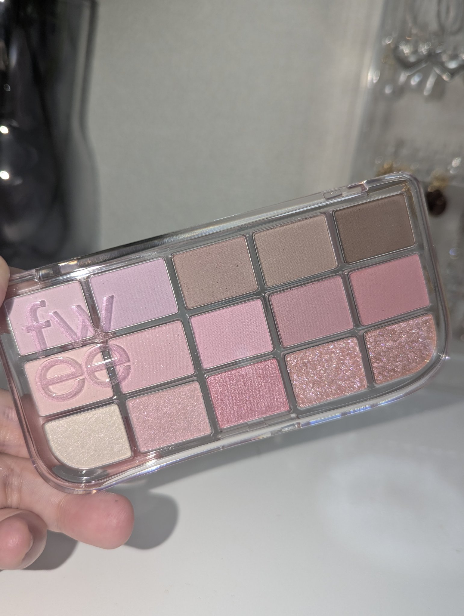 フィー モアムードアイパレット/fwee/アイシャドウパレットを使ったクチコミ（3枚目）