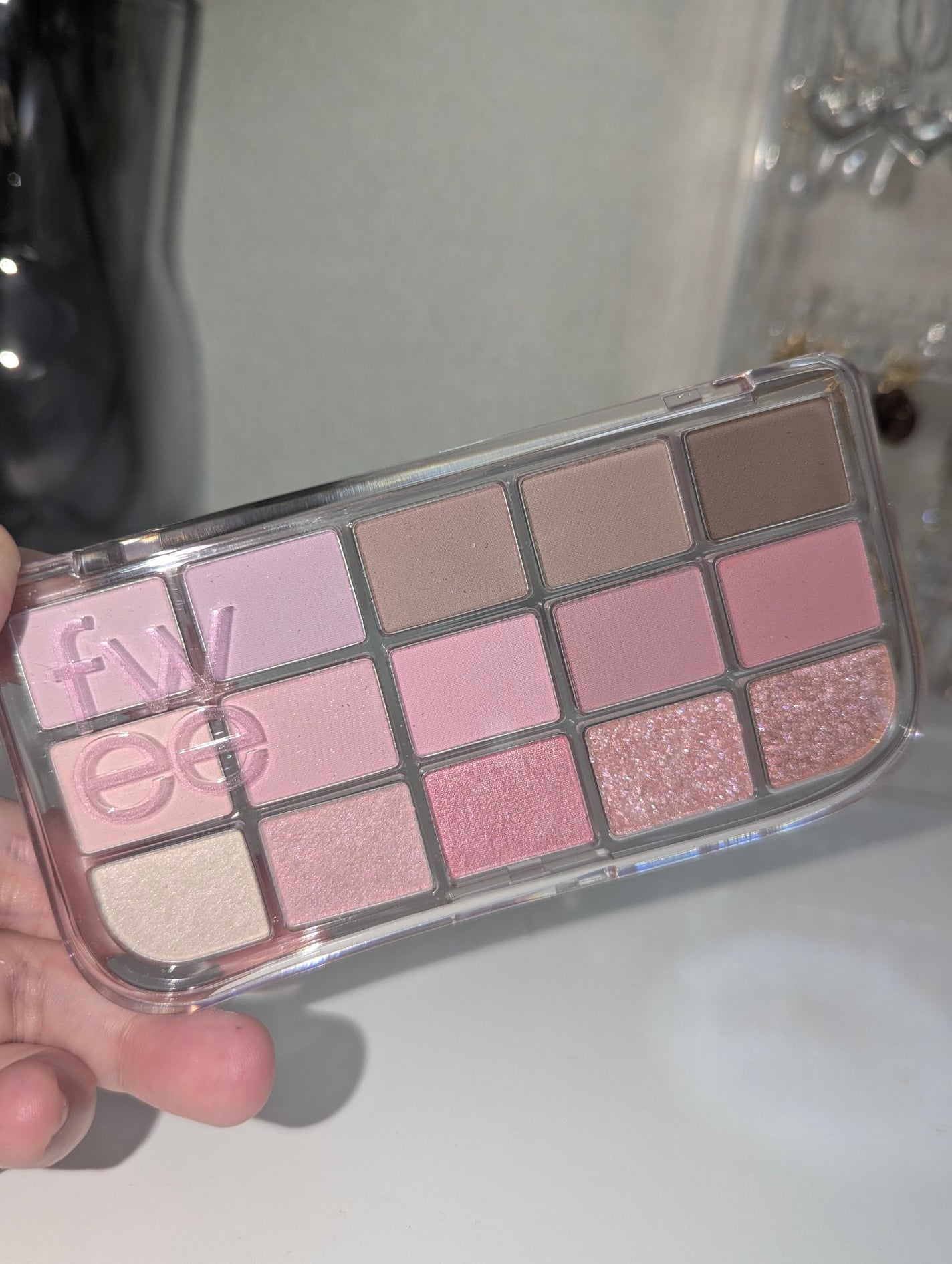 フィー モアムードアイパレット/fwee/アイシャドウパレットを使ったクチコミ(3枚目)