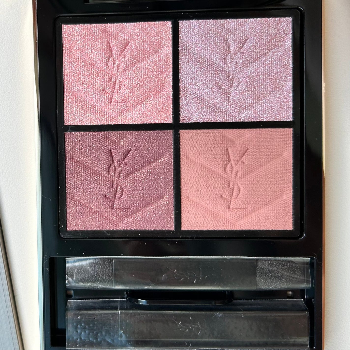 クチュール ミニ クラッチ/YVES SAINT LAURENT BEAUTE/アイシャドウパレットを使ったクチコミ(2枚目)