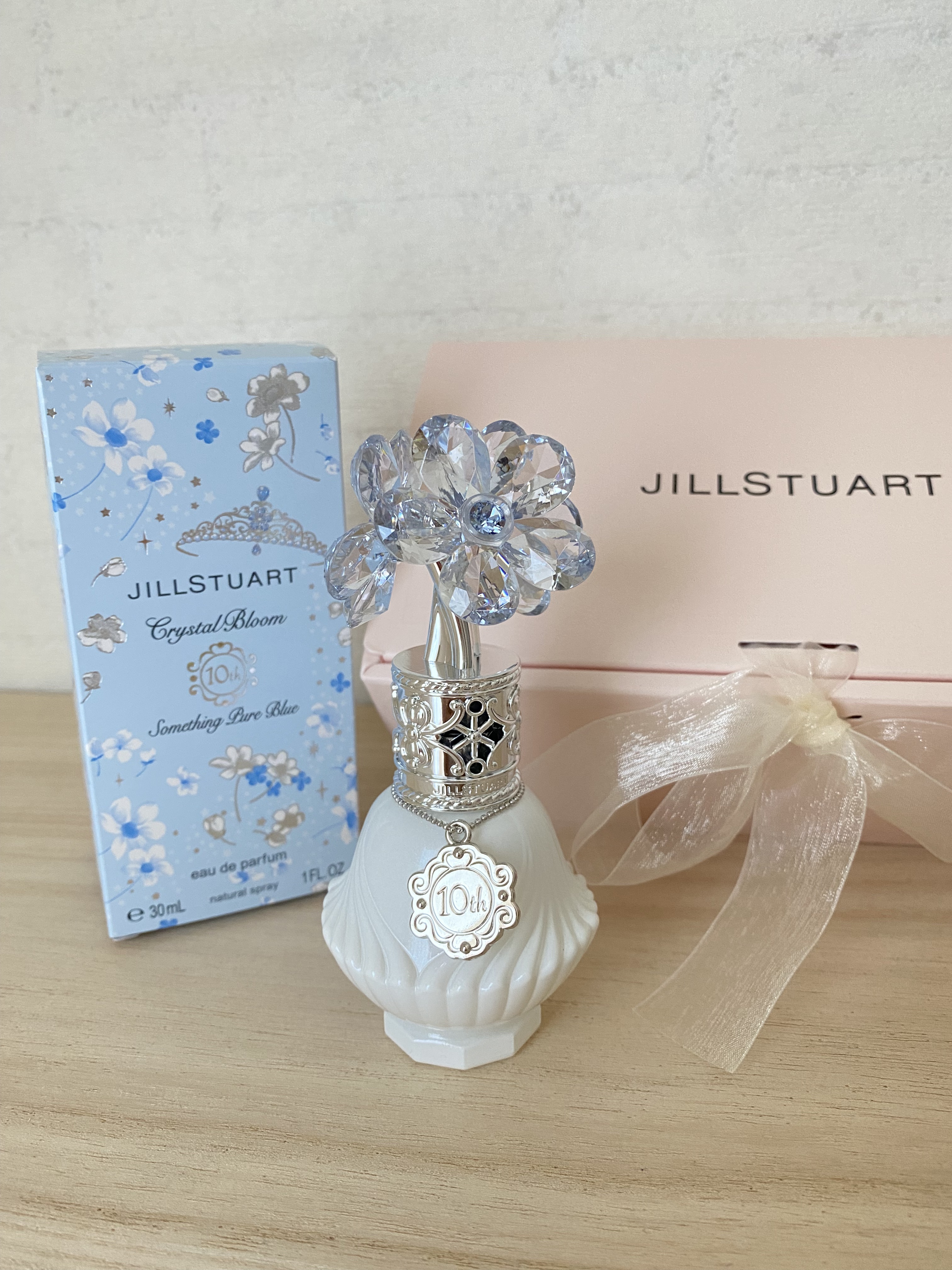 ジルスチュアート クリスタルブルーム サムシングピュアブルー  オードパルファン 10周年限定デザイン/JILL STUART/香水(レディース)を使ったクチコミ（3枚目）
