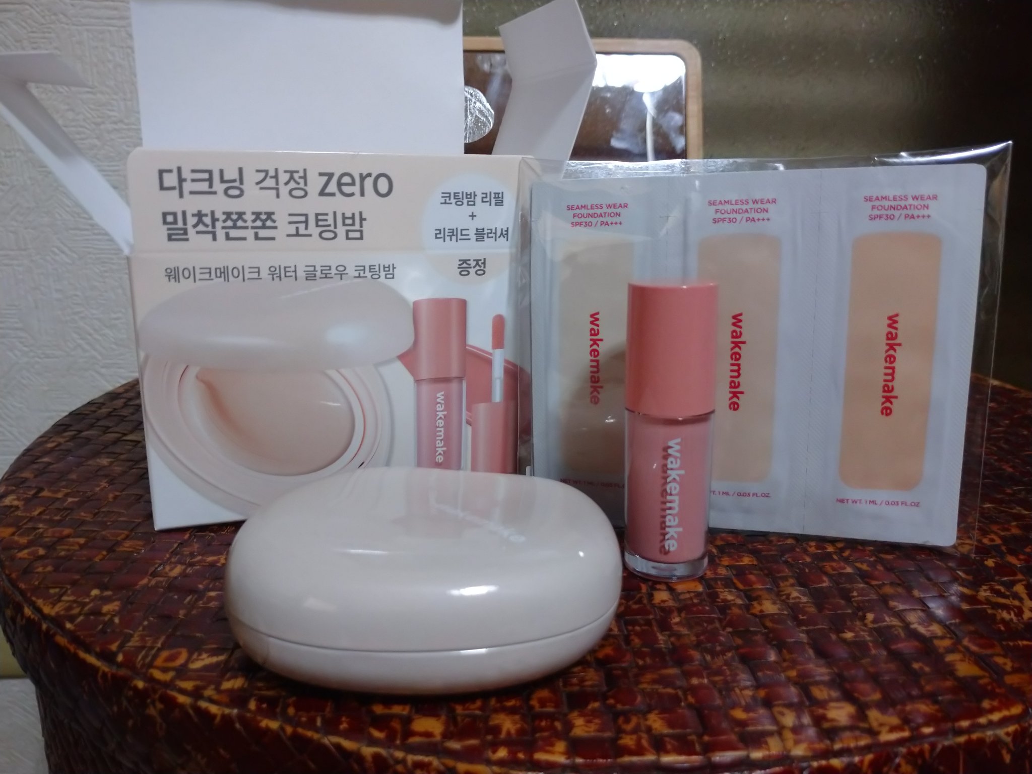 ウォーターグロウコーティングバーム 01 ロージーポーセリン/wakemake/クリーム・エマルジョンファンデーションを使ったクチコミ（2枚目）