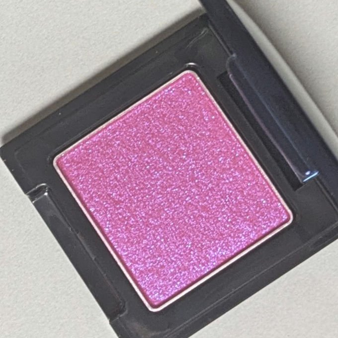 ラズル アイカラー/エレガンス ラズル /単色アイシャドウを使ったクチコミ（3枚目）