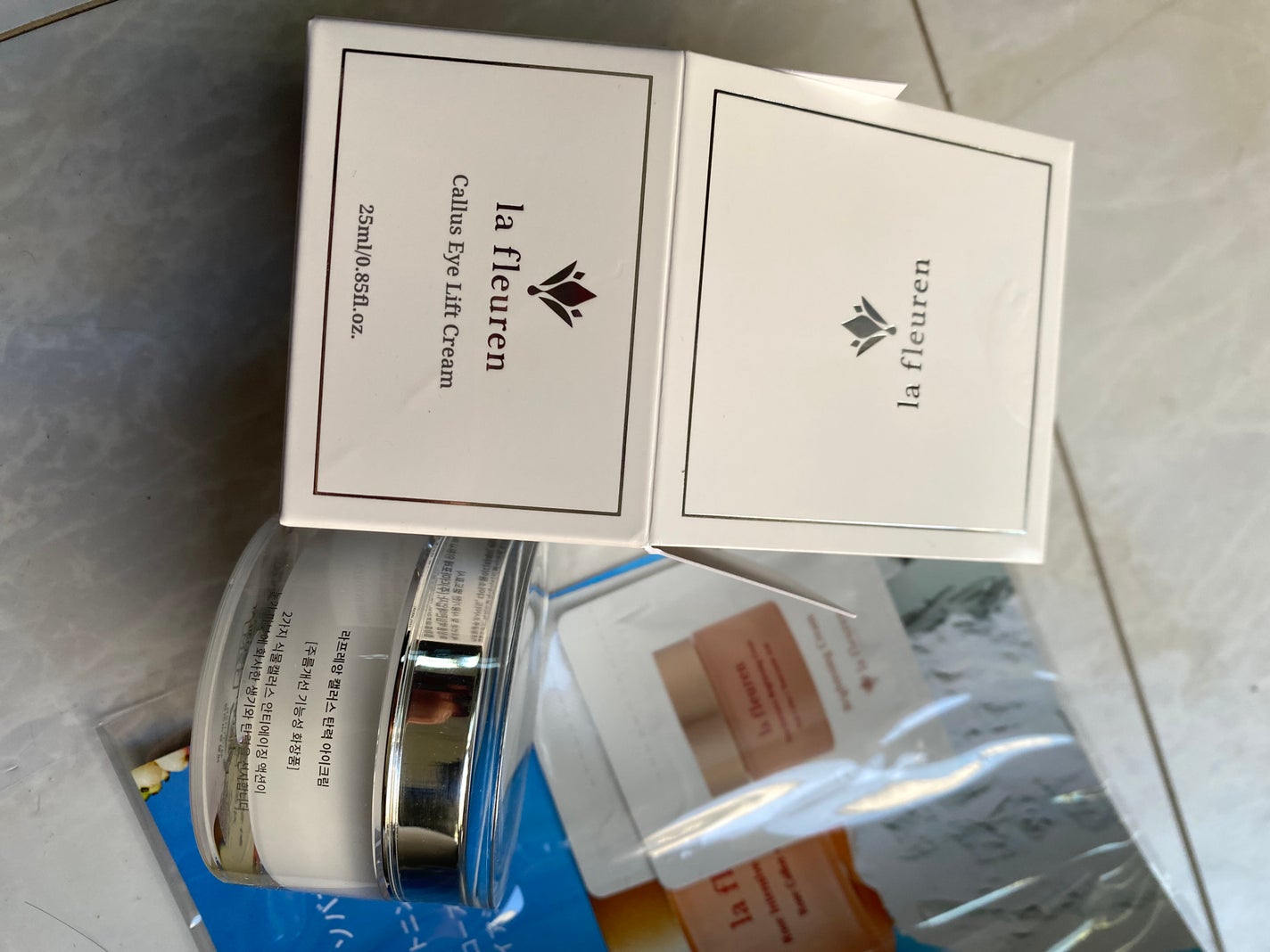 カルス弾力アイクリーム/la fleuren/アイケア・アイクリームを使ったクチコミ(1枚目)