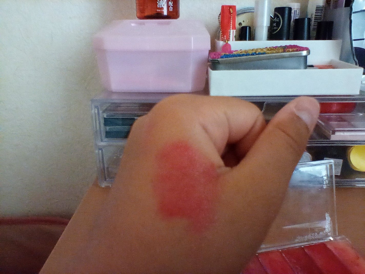 くぅ on LIPS 「この、リップパレット、とても使いやすいんですよ!筆も着いてるし..」(3枚目)