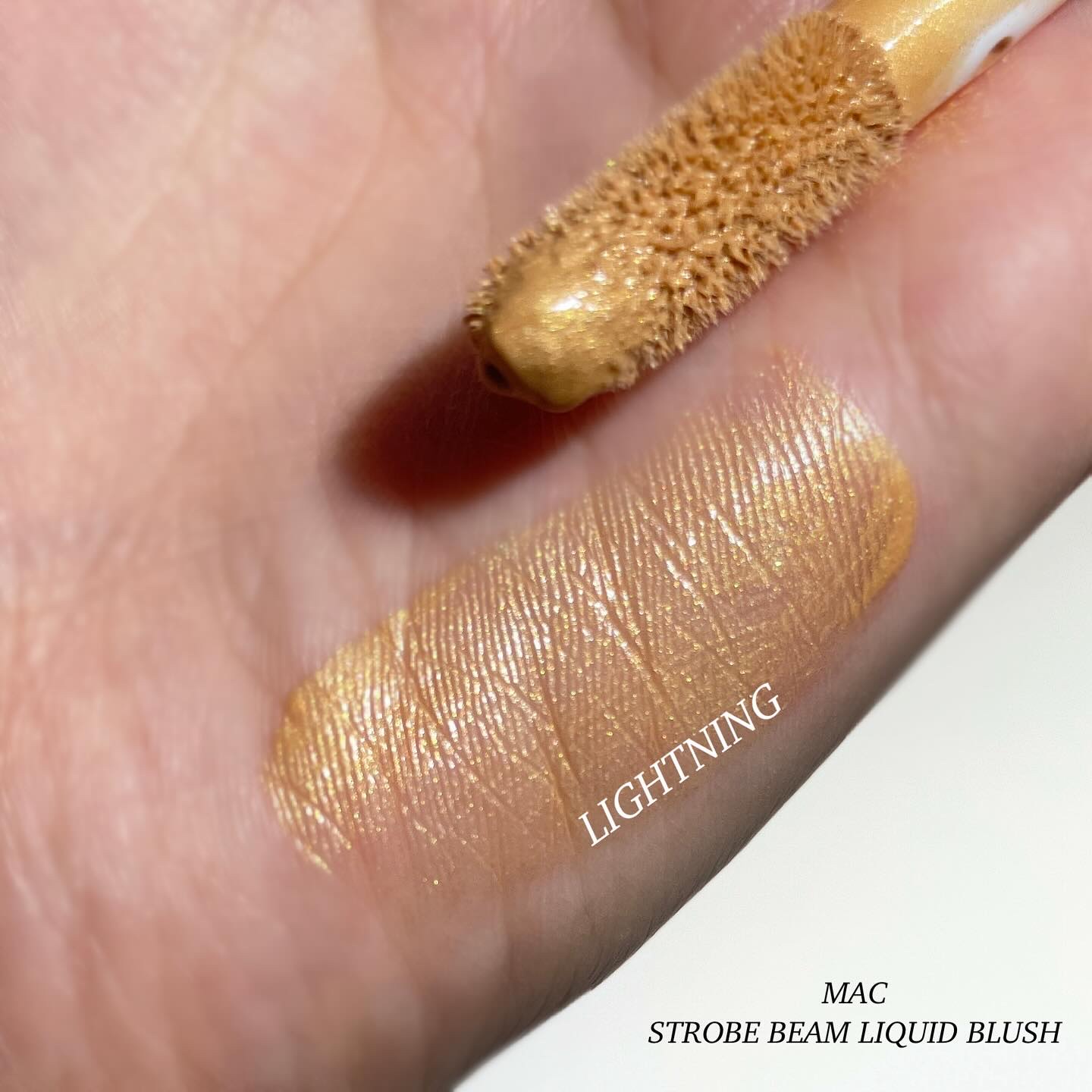 ストロボ ビーム リキッド ブラッシュ/M・A・C/リキッドチークを使ったクチコミ（2枚目）