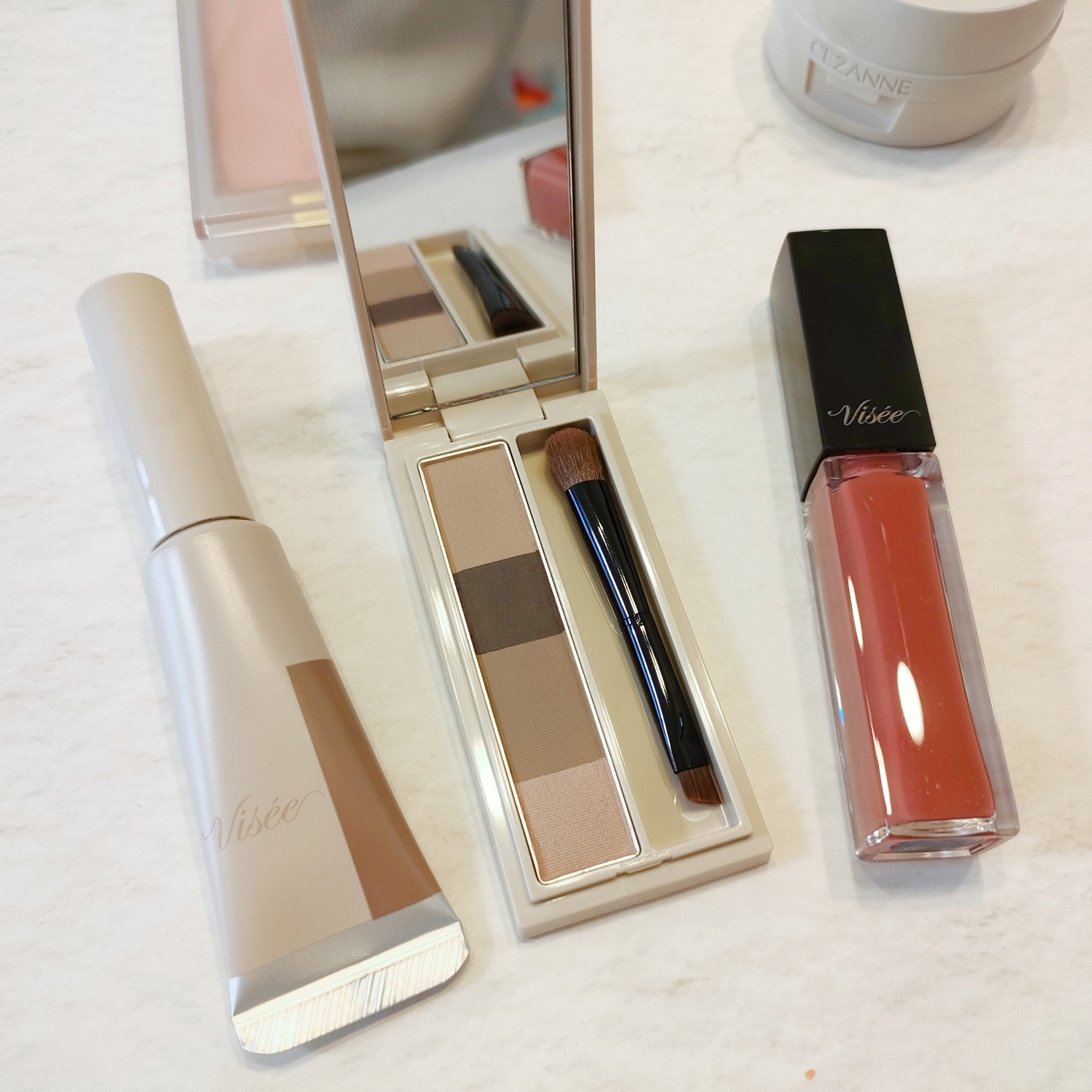 フラッフデザイン アイブロウカラー BR-3 アッシュブラウン/Visée/眉マスカラを使ったクチコミ（1枚目）