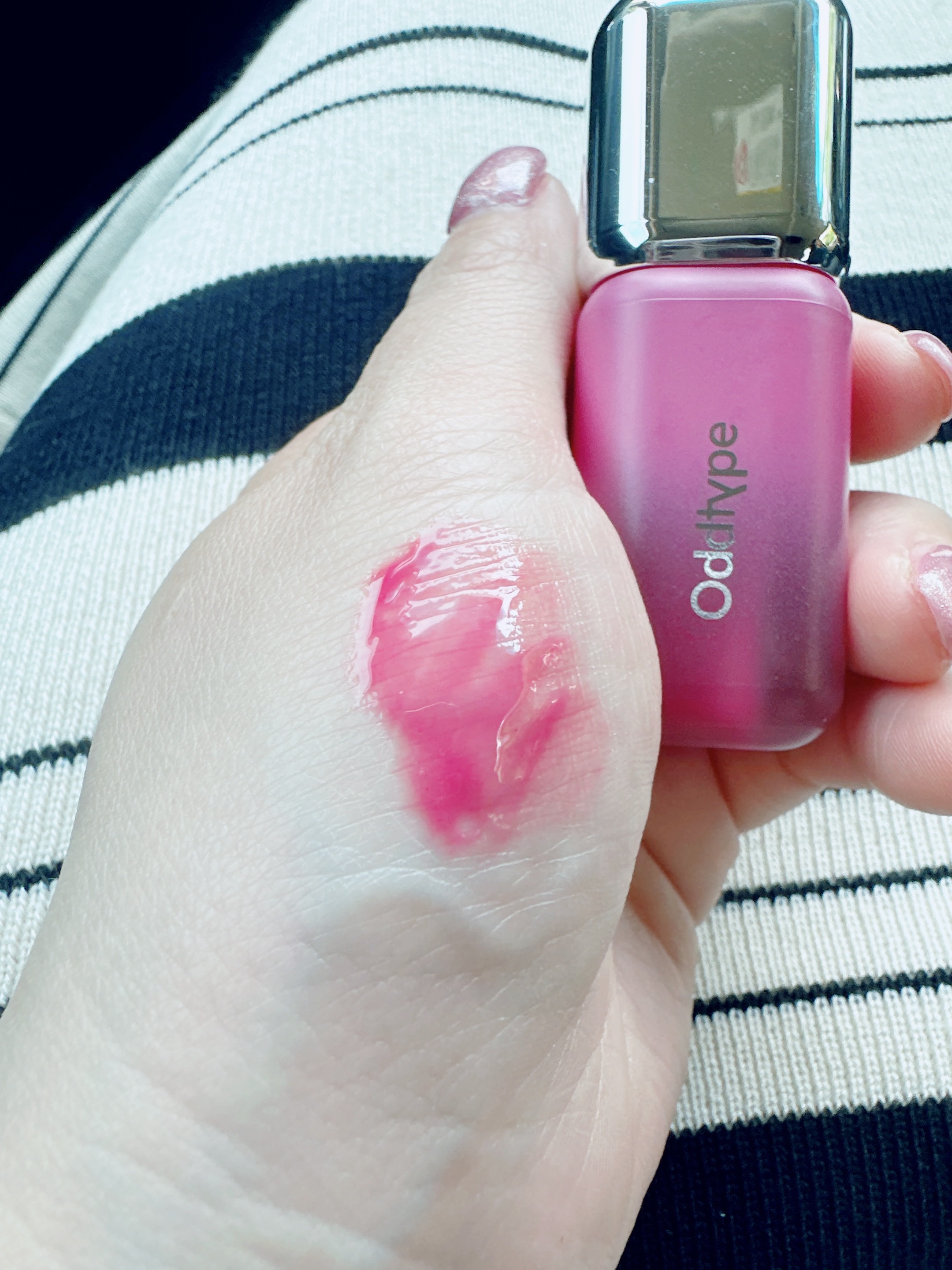 アンシーン バルーンティント 515 ディライト/Oddtype/リップティントを使ったクチコミ（3枚目）