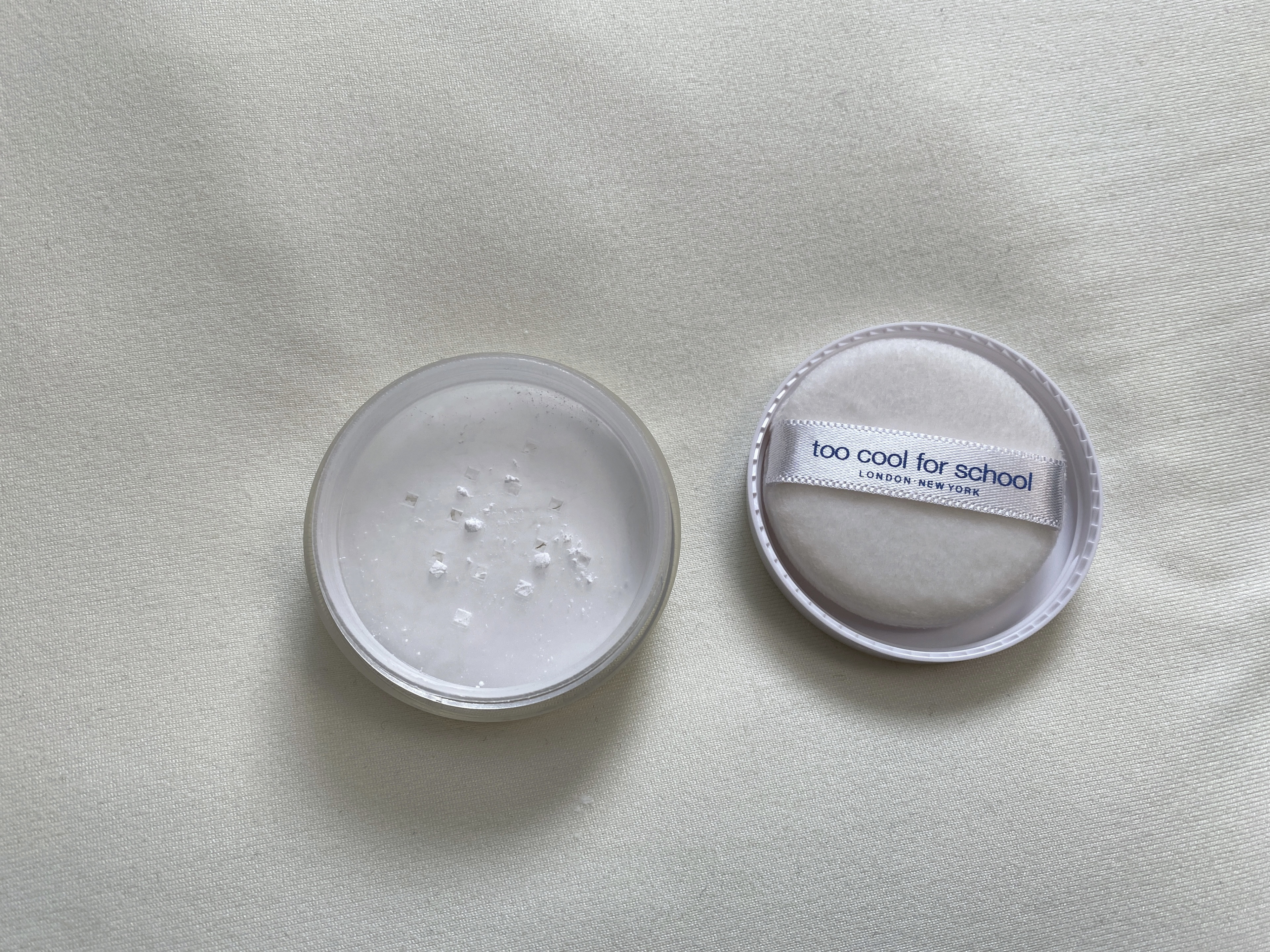 バイロダンフィニッシュセッティングパウダー/too cool for school/ルースパウダーを使ったクチコミ（2枚目）
