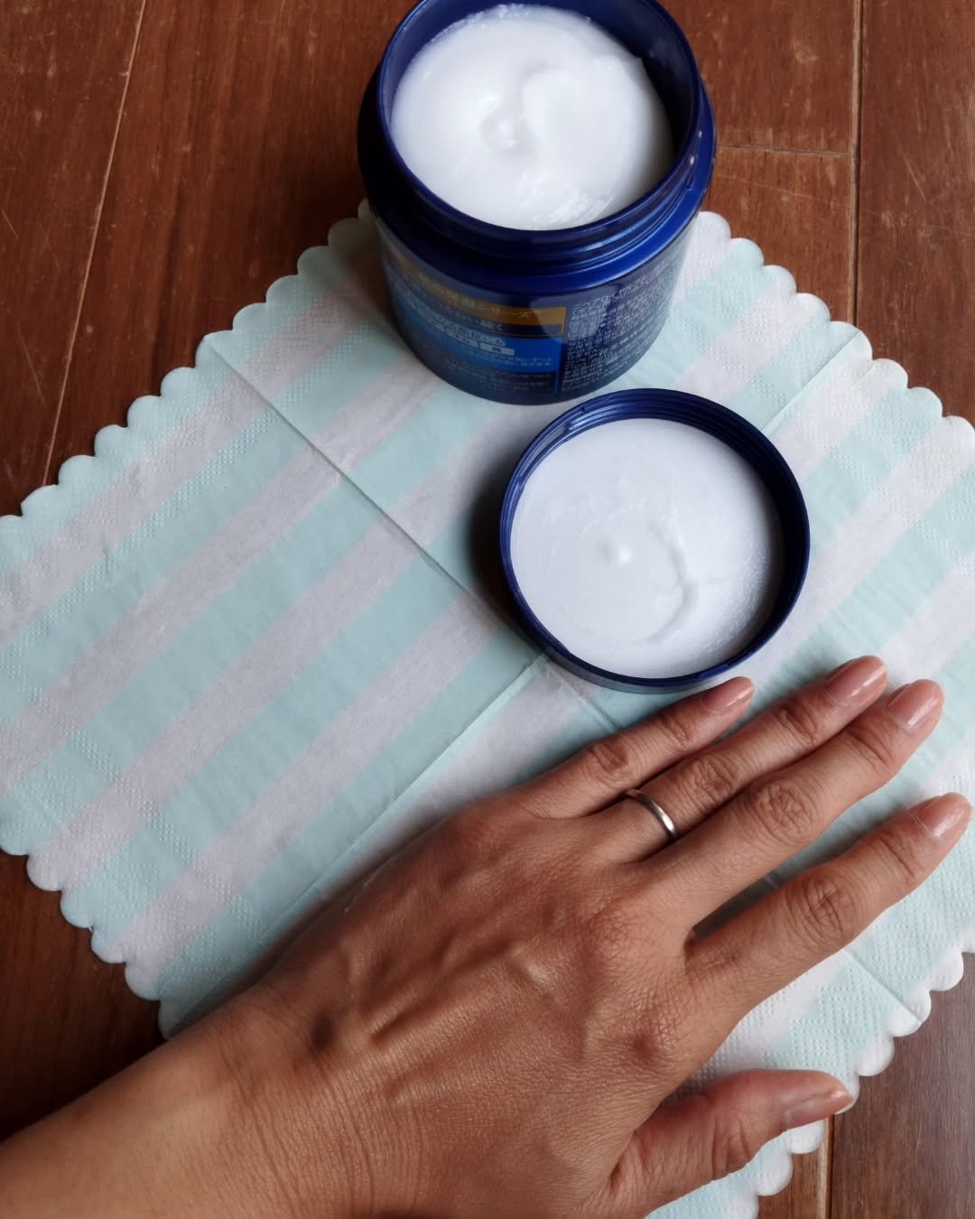 ニベア ロイヤルブルーボディクリーム うるおい密封ケア/ニベア/ボディクリームを使ったクチコミ（3枚目）