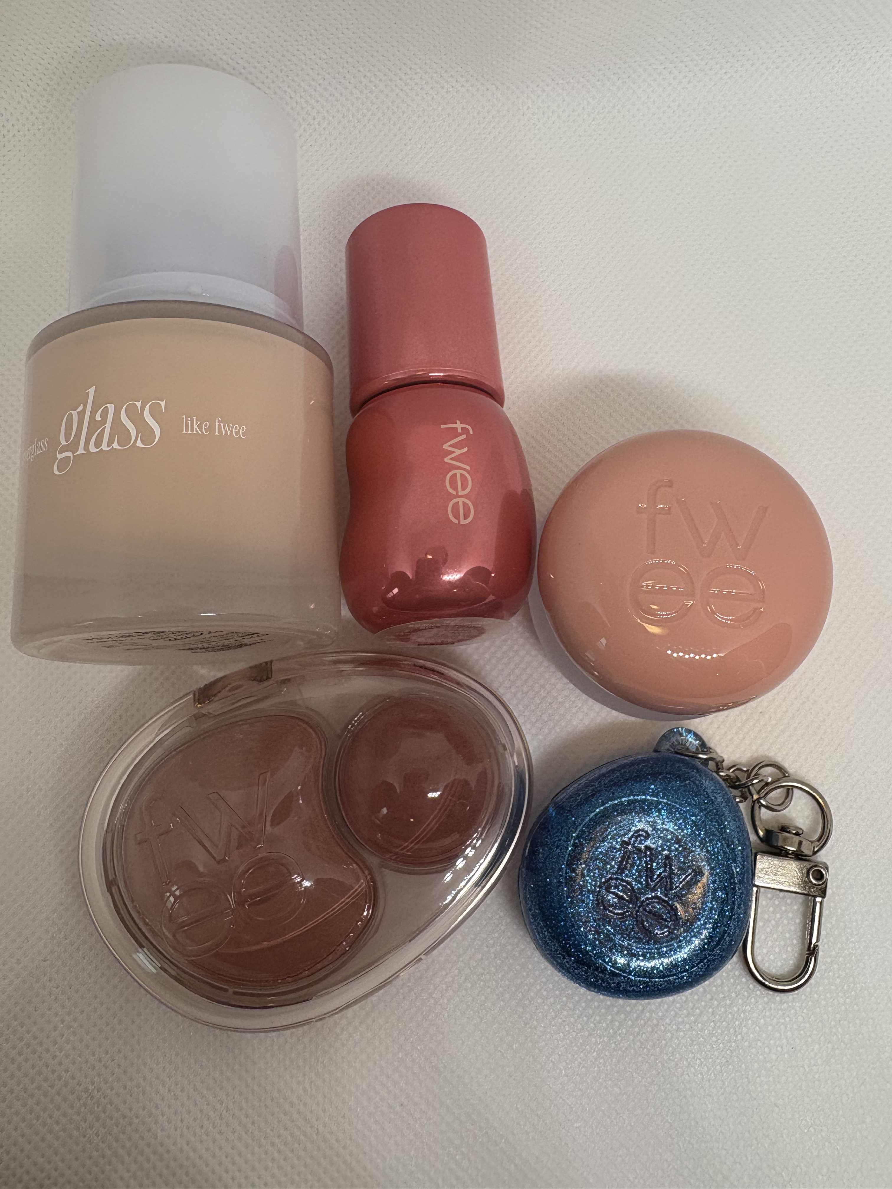 フィーファンデーションガラス/fwee/リキッドファンデーションを使ったクチコミ（1枚目）