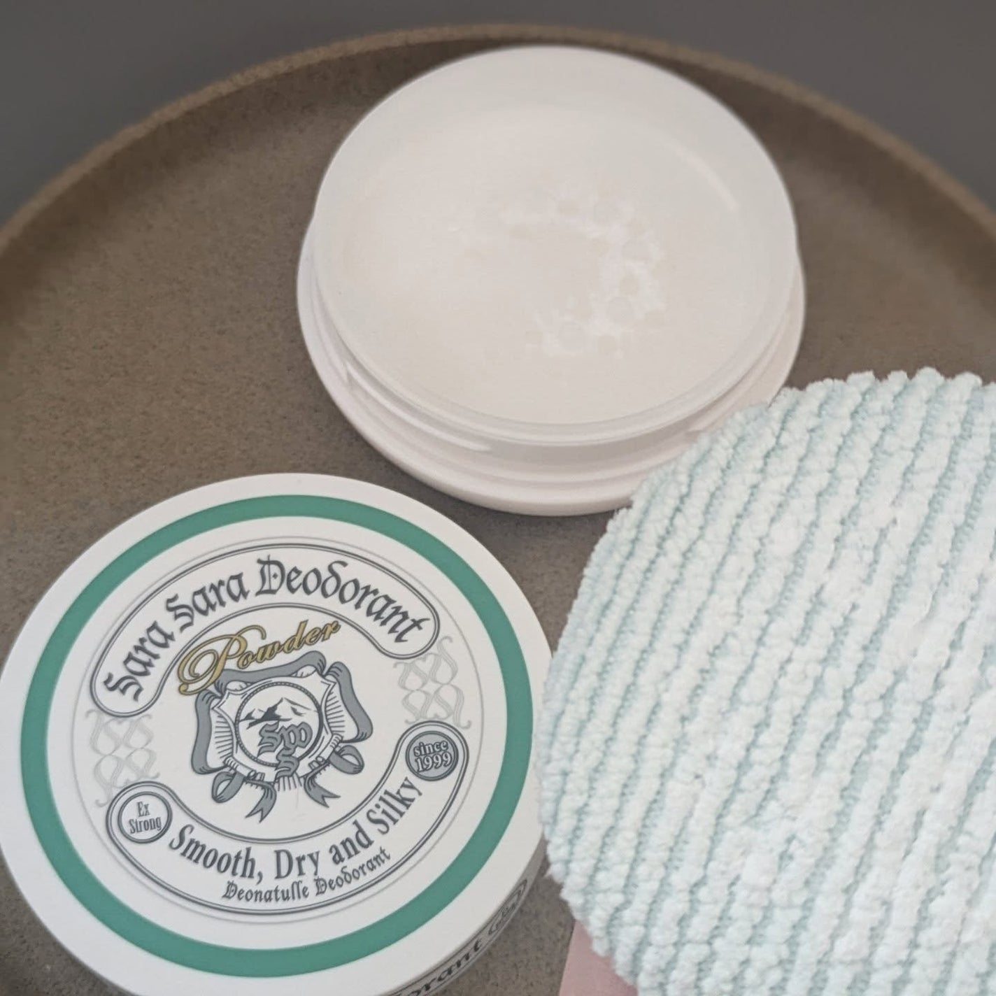 薬用さらさらデオドラントパウダー/デオナチュレ/デオドラント・制汗剤を使ったクチコミ(5枚目)