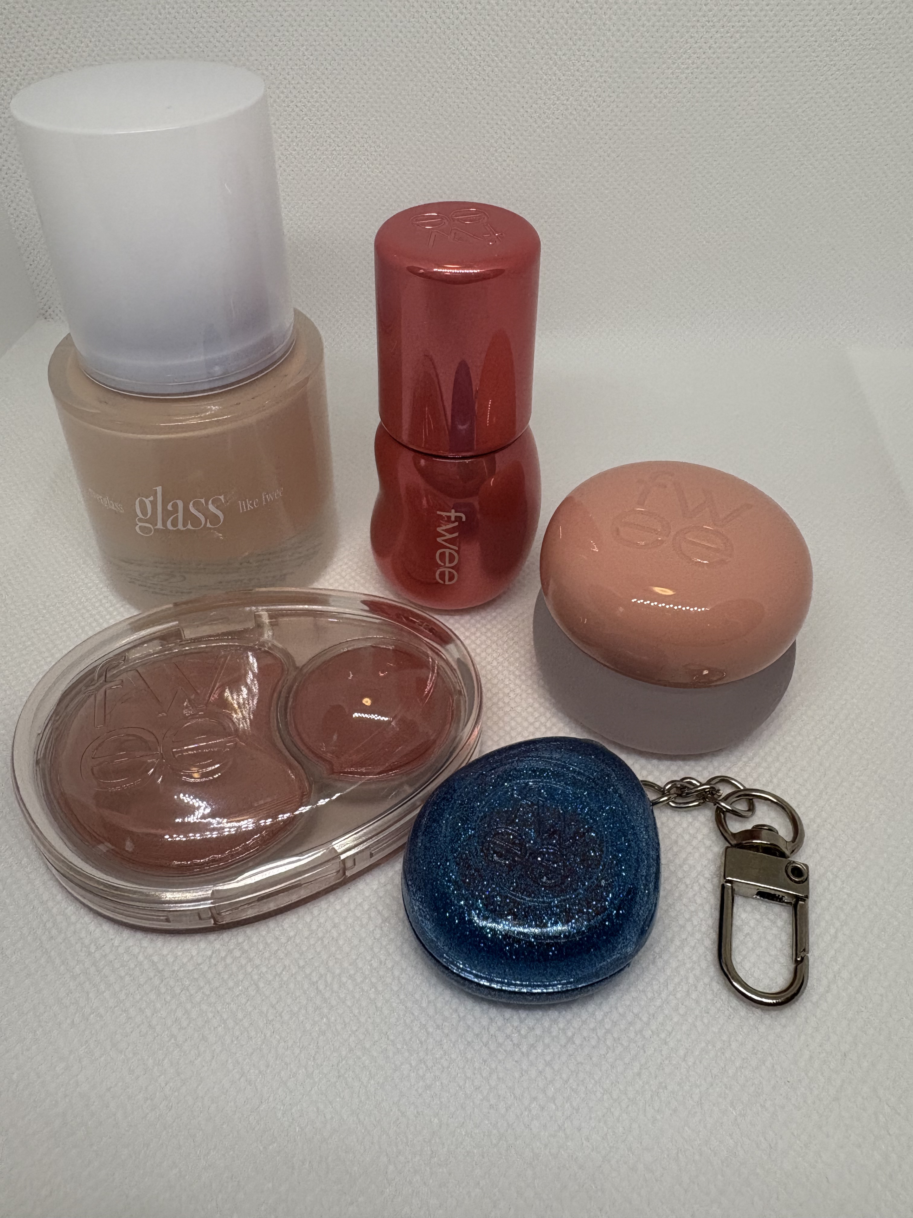 フィーファンデーションガラス/fwee/リキッドファンデーションを使ったクチコミ（2枚目）