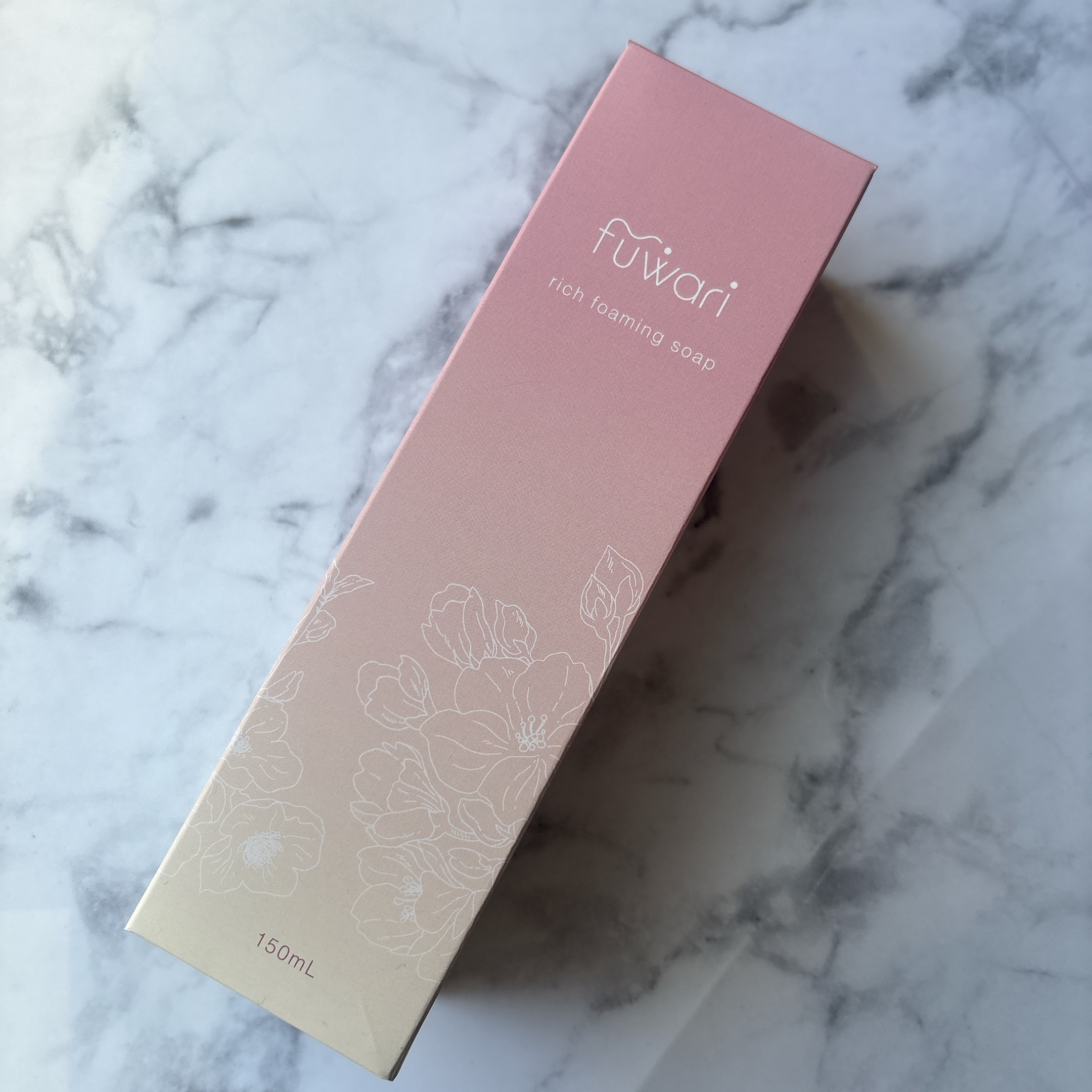 ＼デリケートソープ／

fuwari
fuwariリッチ泡ソープ


桜発酵エキス
米ぬか吟醸エキス
ヒアルロン酸
など配合

弱酸性

ピンクフローラルの香り

優しく泡で洗います。

ついついゴシゴシしがちだったので、
ちゃんと洗えてる