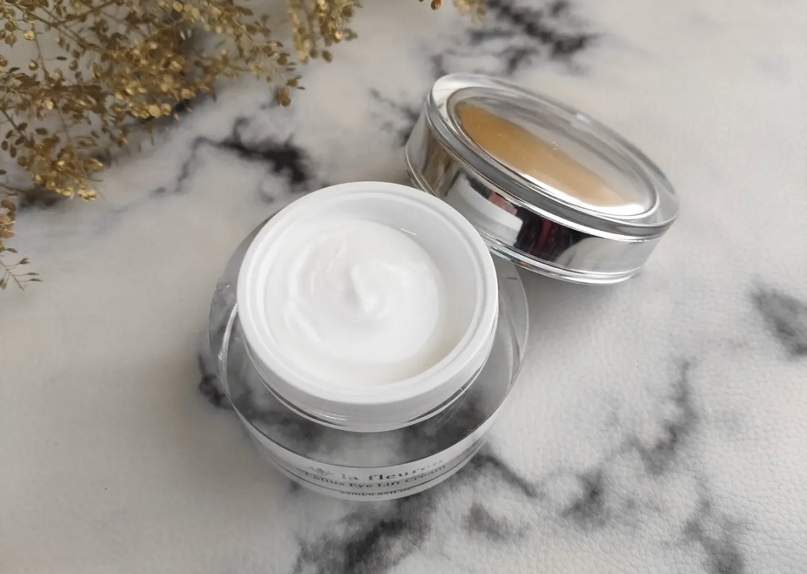 カルス弾力アイクリーム/la fleuren/アイケア・アイクリームを使ったクチコミ（2枚目）