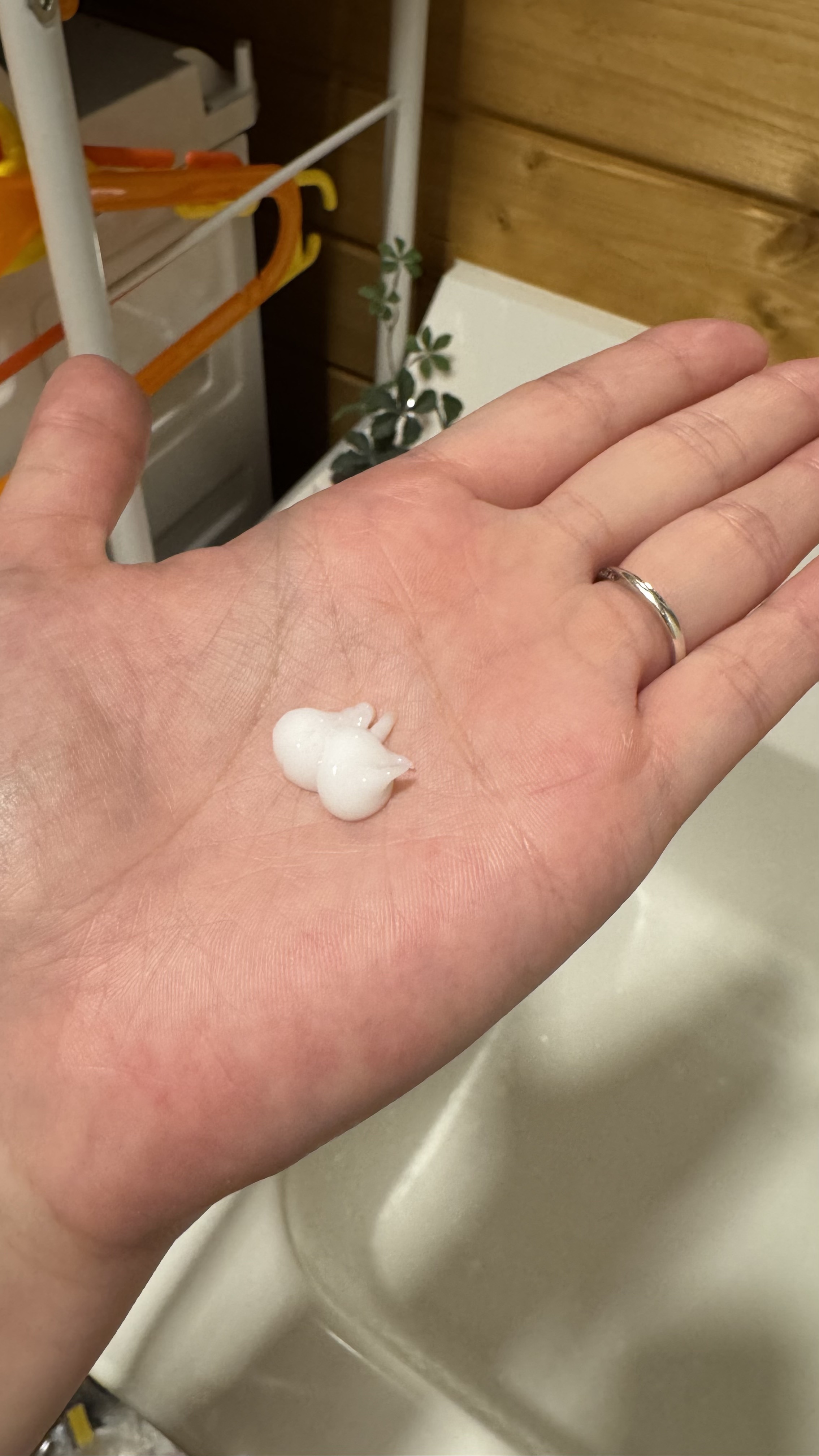 ボタニカルヘアミルク　モイスト　アイスピーチレモネードの香り/BOTANIST/ヘアミルクを使ったクチコミ（2枚目）